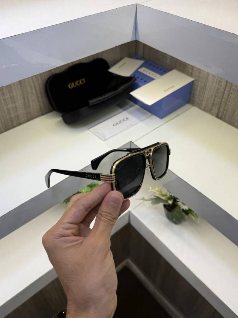 Guchi 1295 Gold Black sunglass