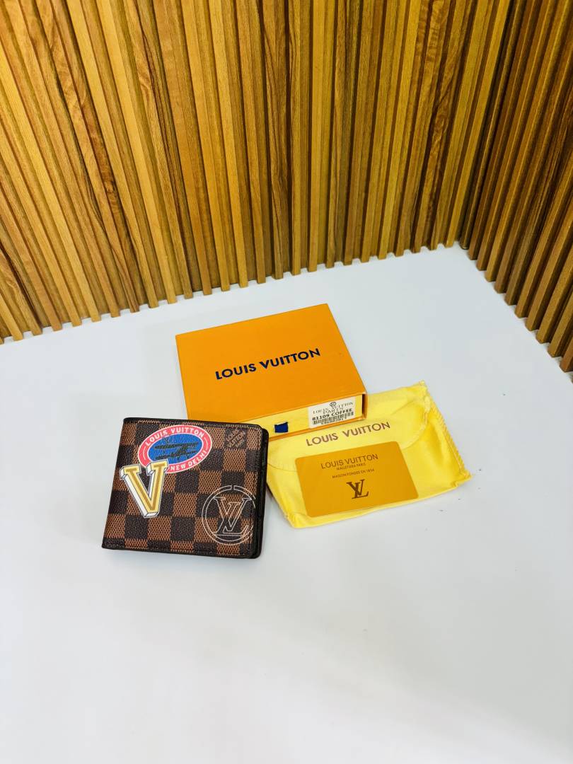 125 LV LOIUS VUTTON PREMIUM QUALITY WALLET