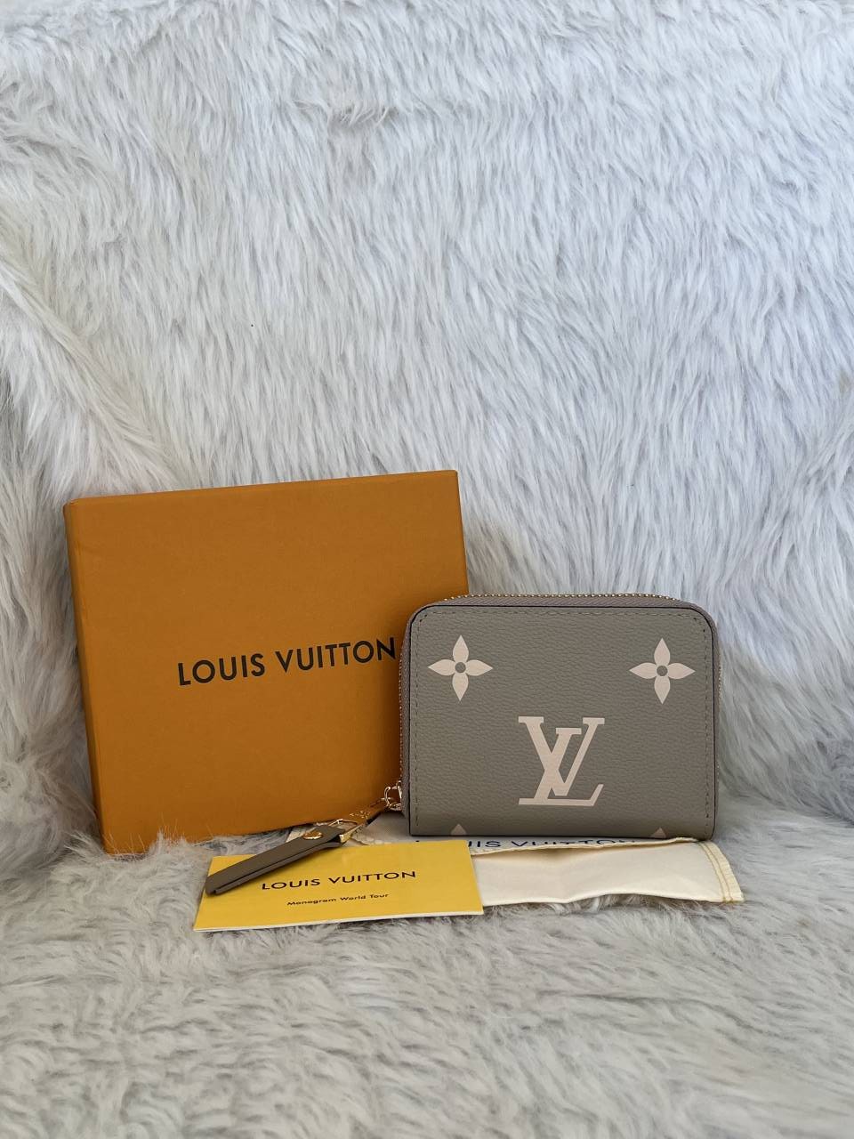Loius Vutton_Mini_ZippyWallet_With_OriginalBox_DustCover