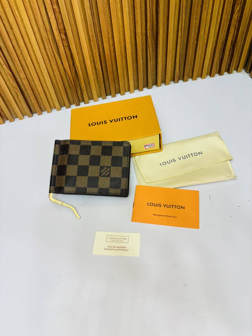 105 LV LOIUS VUTTON MONEY CLIPPER WALLET WITH BOX