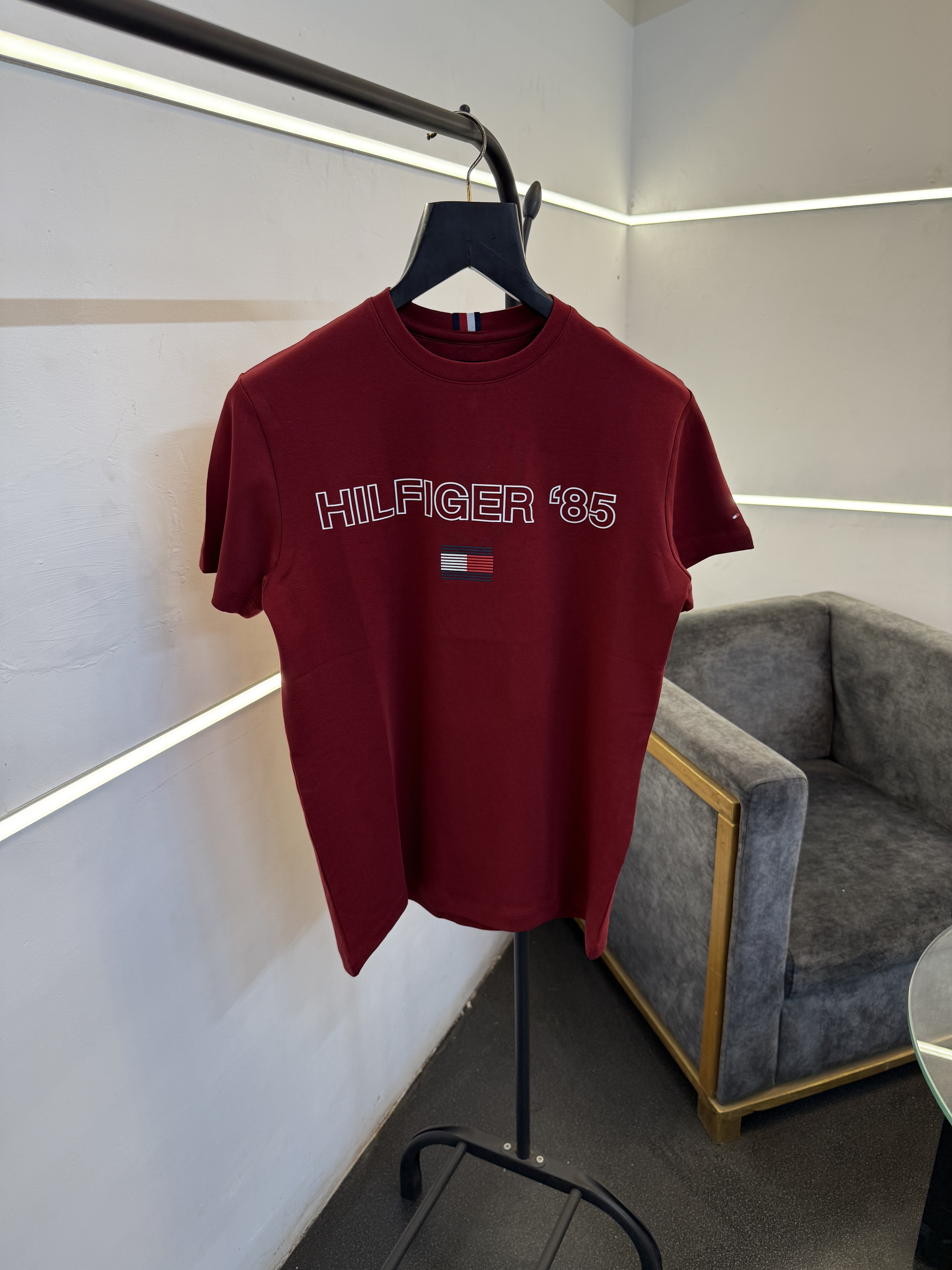 Tommy hilfigar round neck imported tshirt maroon sale
