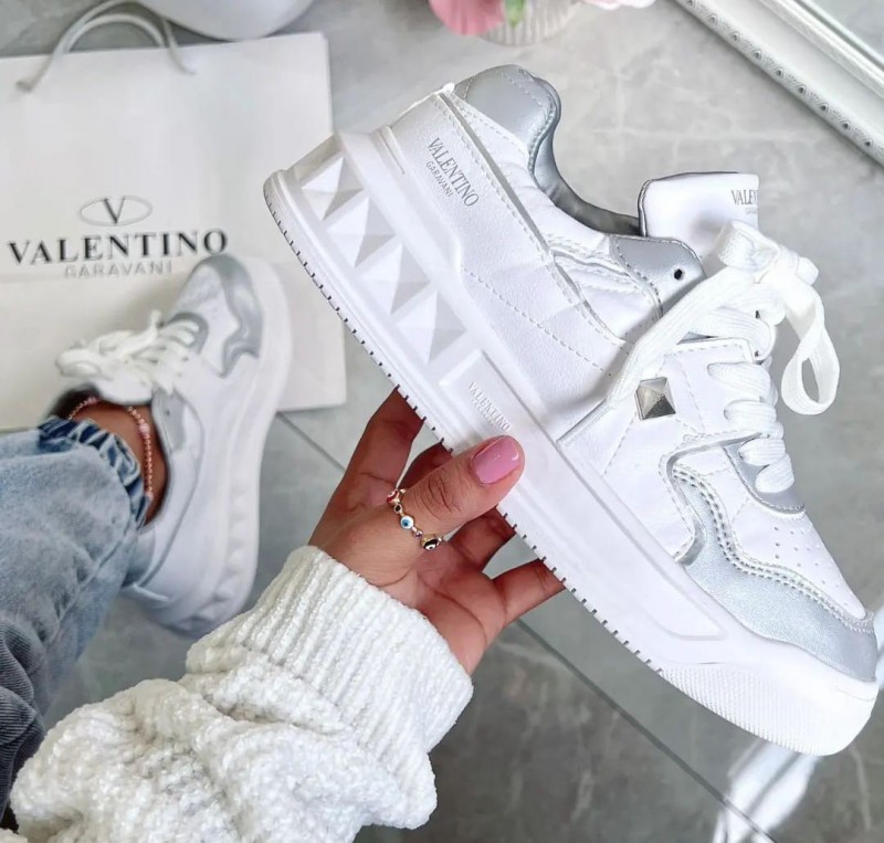 valentynoo garavani one stud white sneakers--