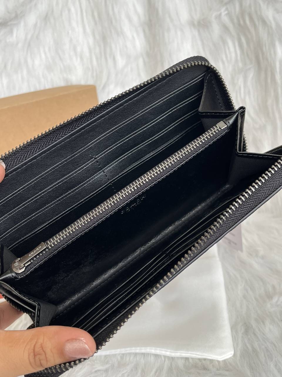 Coatch_13-2_Premium_quality_zipper_Wallet_With_Box_Tags_DustCover_Highend_Qualitu