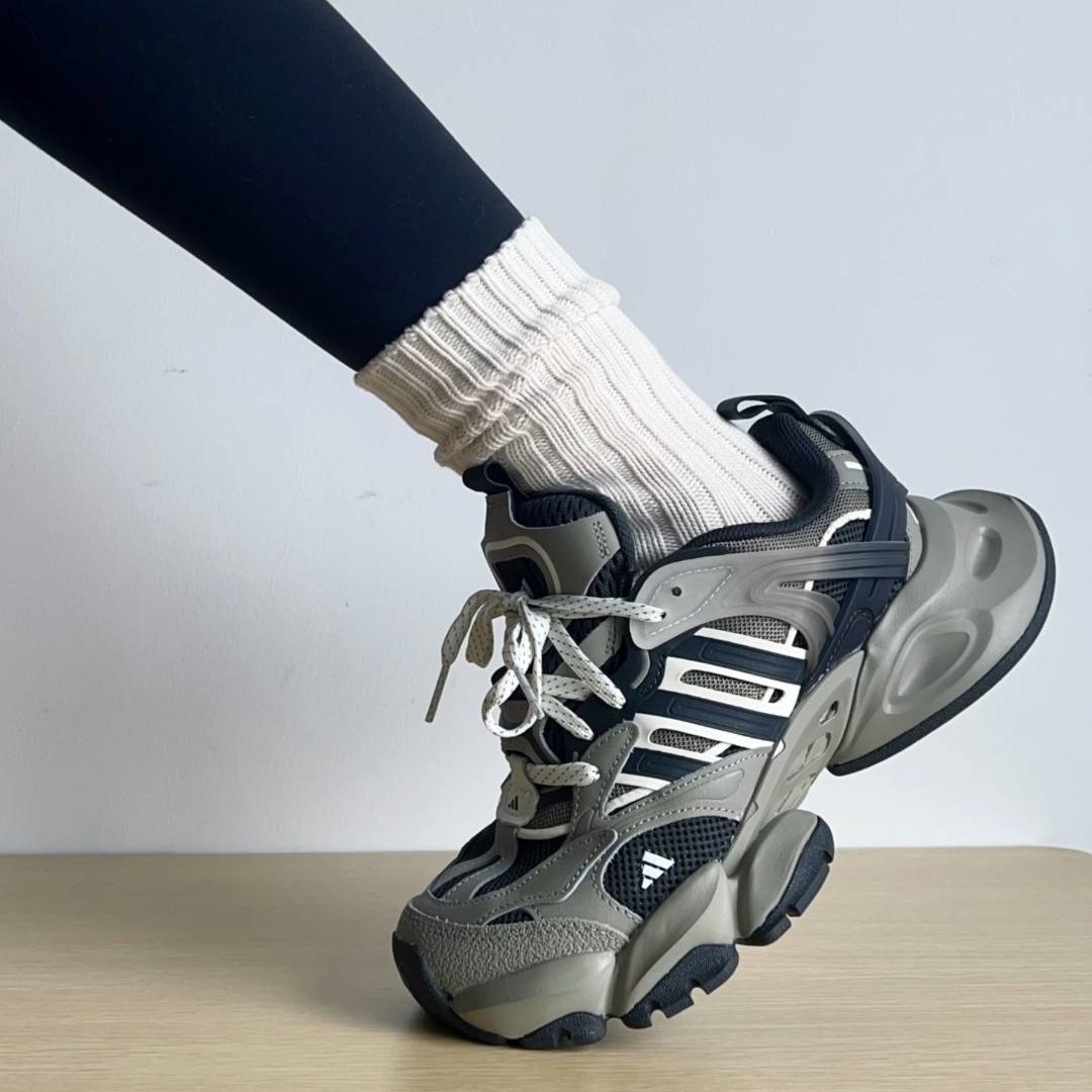 ADIDDAS XLG RUNNER DELUXE GREY