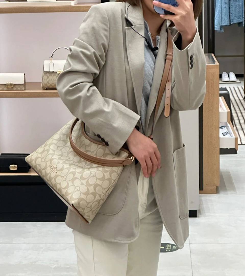 Coacch Laurel Medium Tote 04 With Original Box DustCover & Long Belt