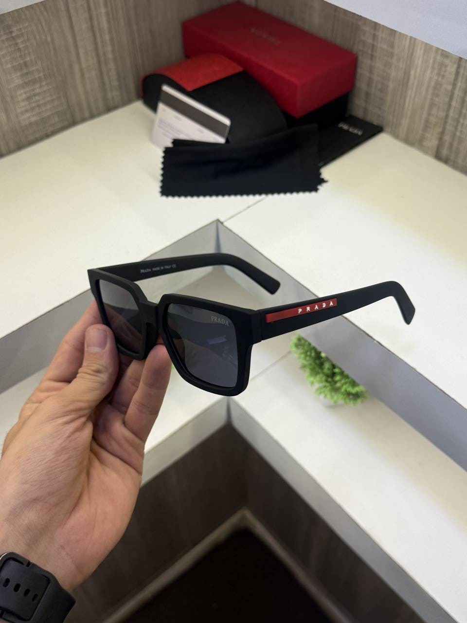 Pradda 58720 Sunglass (Matt Black)