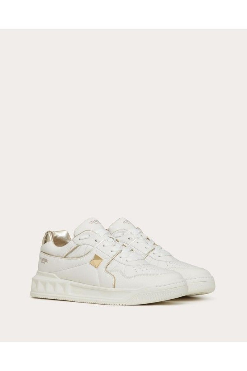 valentynoo garvani rockstud low top sneakers