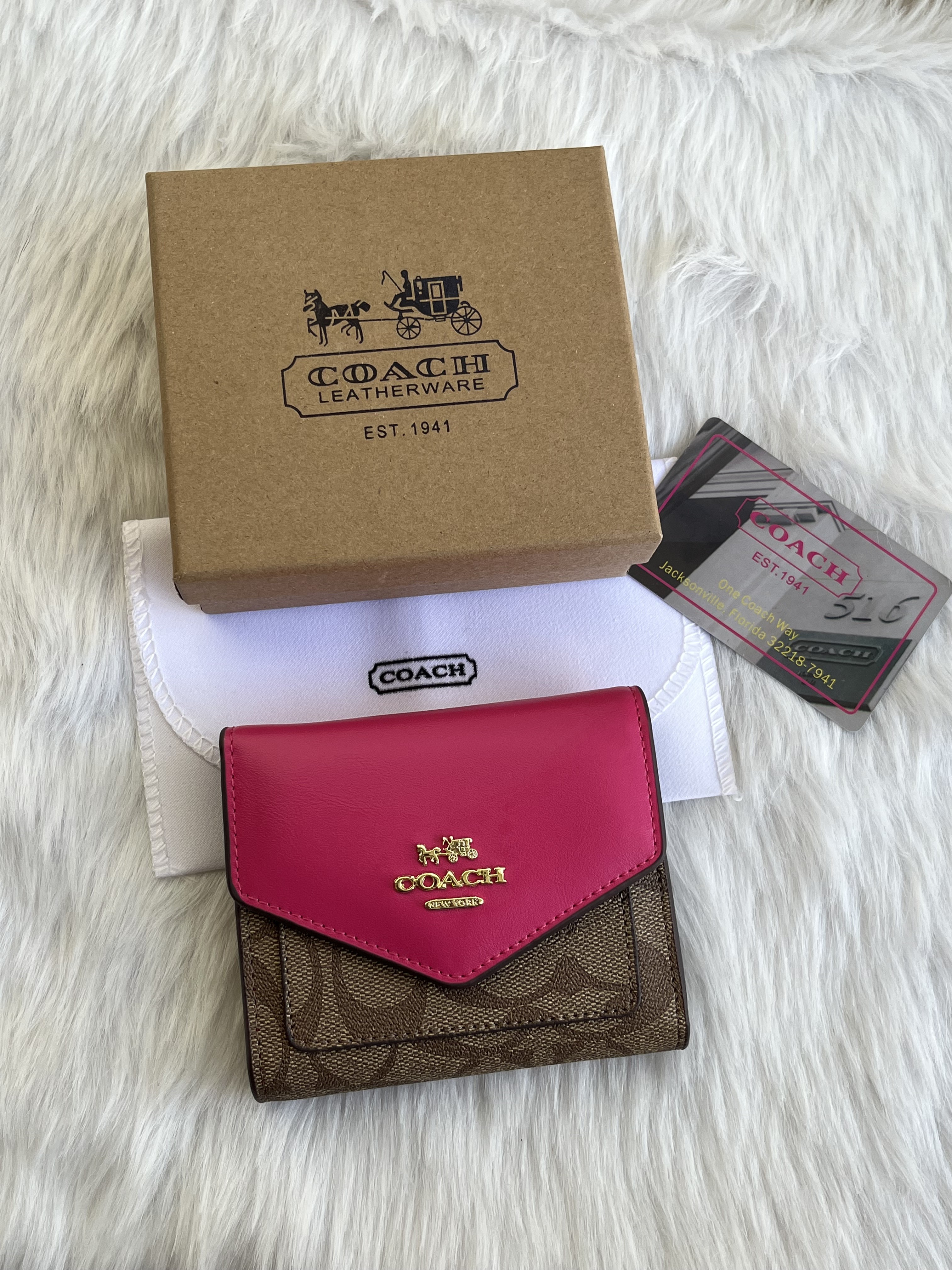 Coatch_119_3Fold_Wallet_With_OriginalBox_DustCover_Card