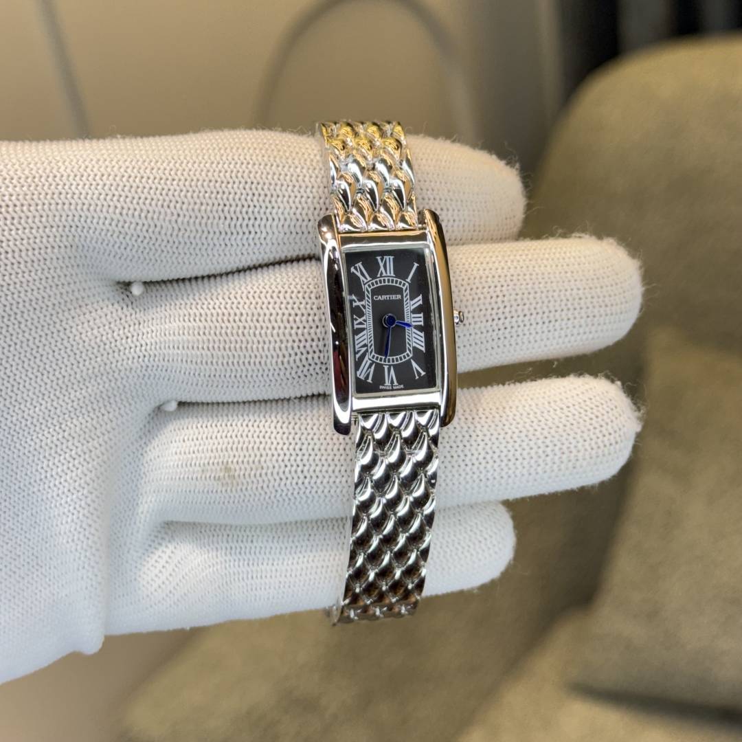 Cartier Square 095