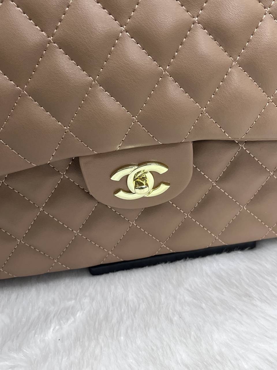 Chennel_Jumbo_Extra_Large_Size_Leather_ShoulderBag_With_OriginalPacking