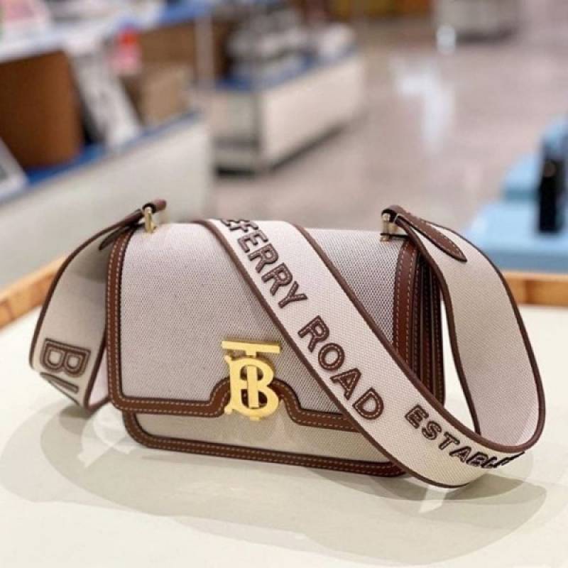 BURBERY_Horseferry_Road_Sling_Bag_With_OG_Box_&_Dust_Bag_&_2_Belts_(White-792)