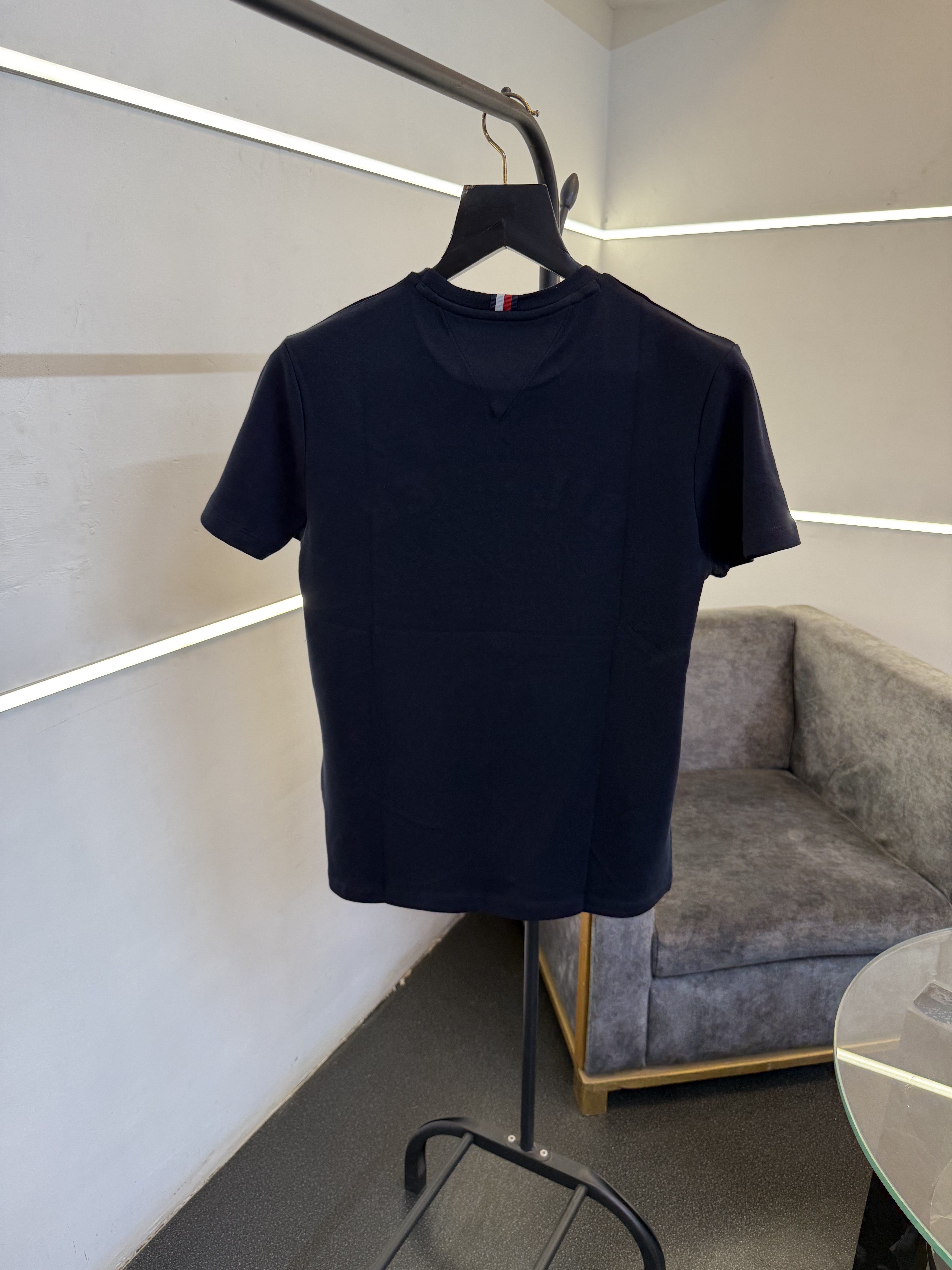 Tommy hilfigar round neck imported tshirt navy blue sale