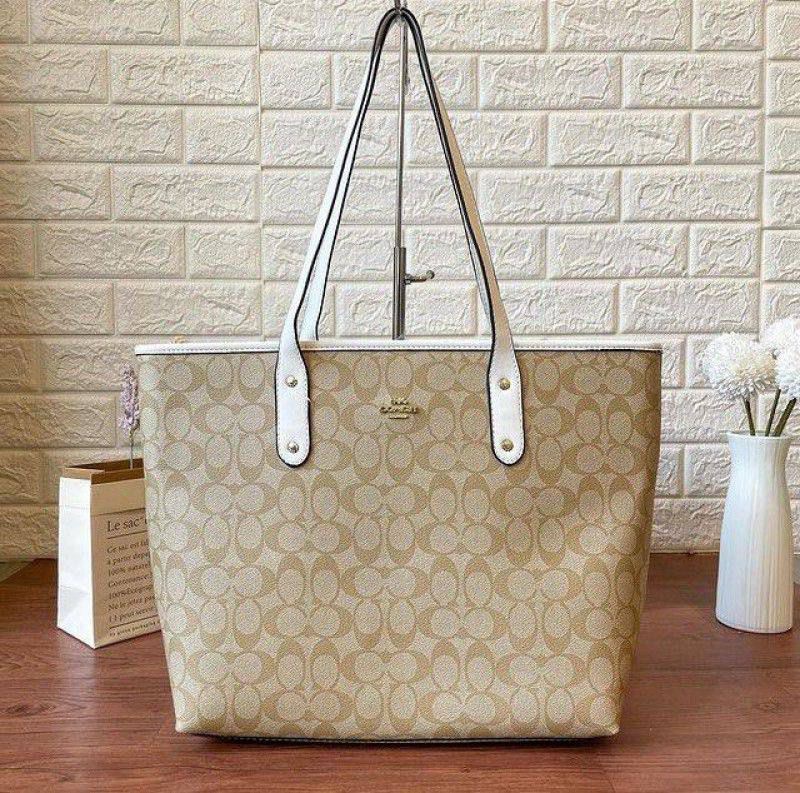 Coacch_03_city_tote_zip_Closer_Tote_With_Original_Box
