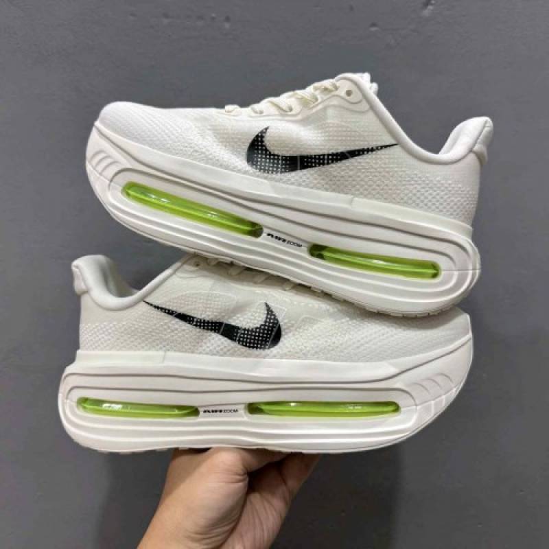 Vomero Premiume white green sale