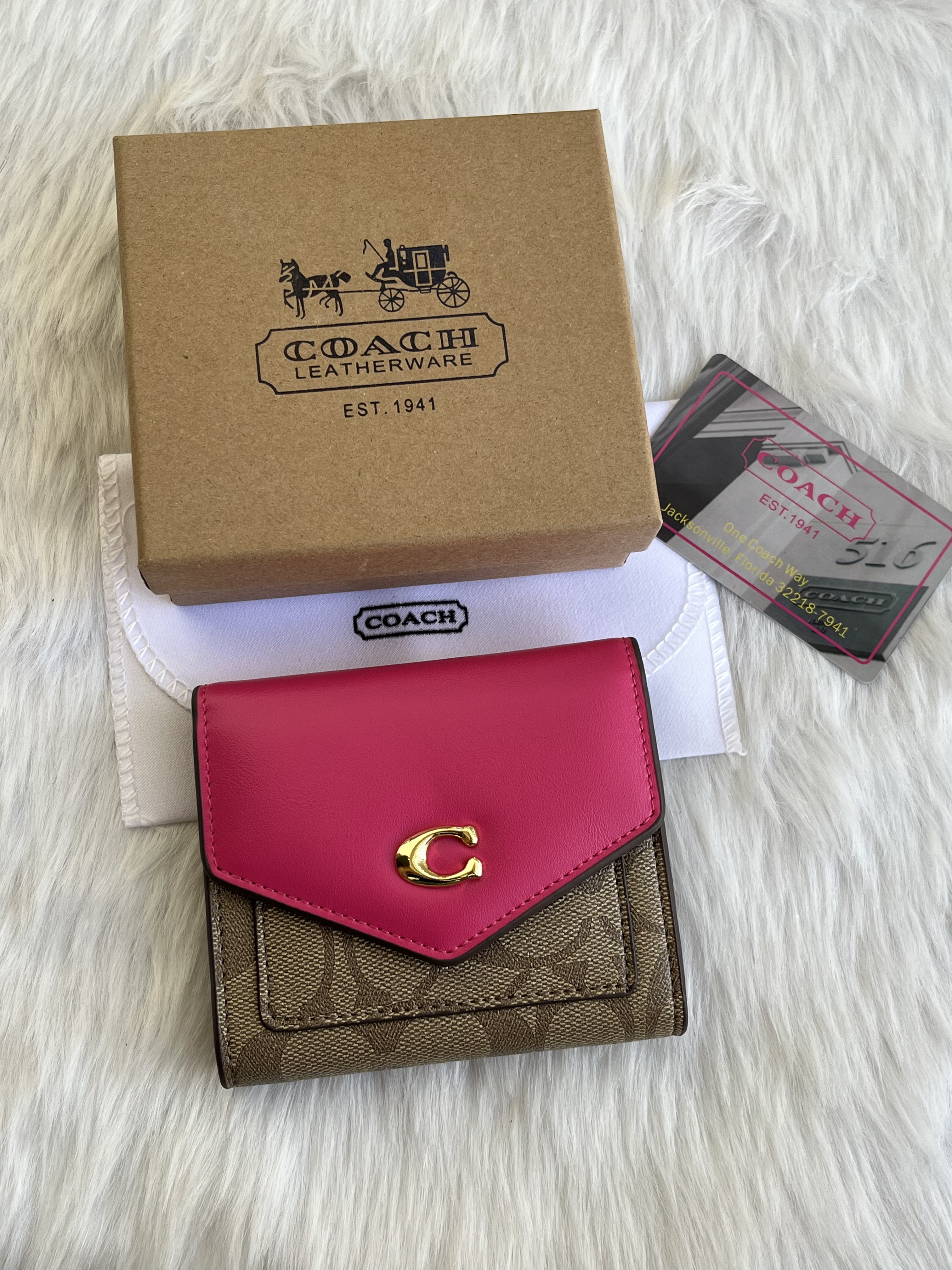 Coatch_113_3_Fold_Wallet_With_OriginalBox_DustCover_Card