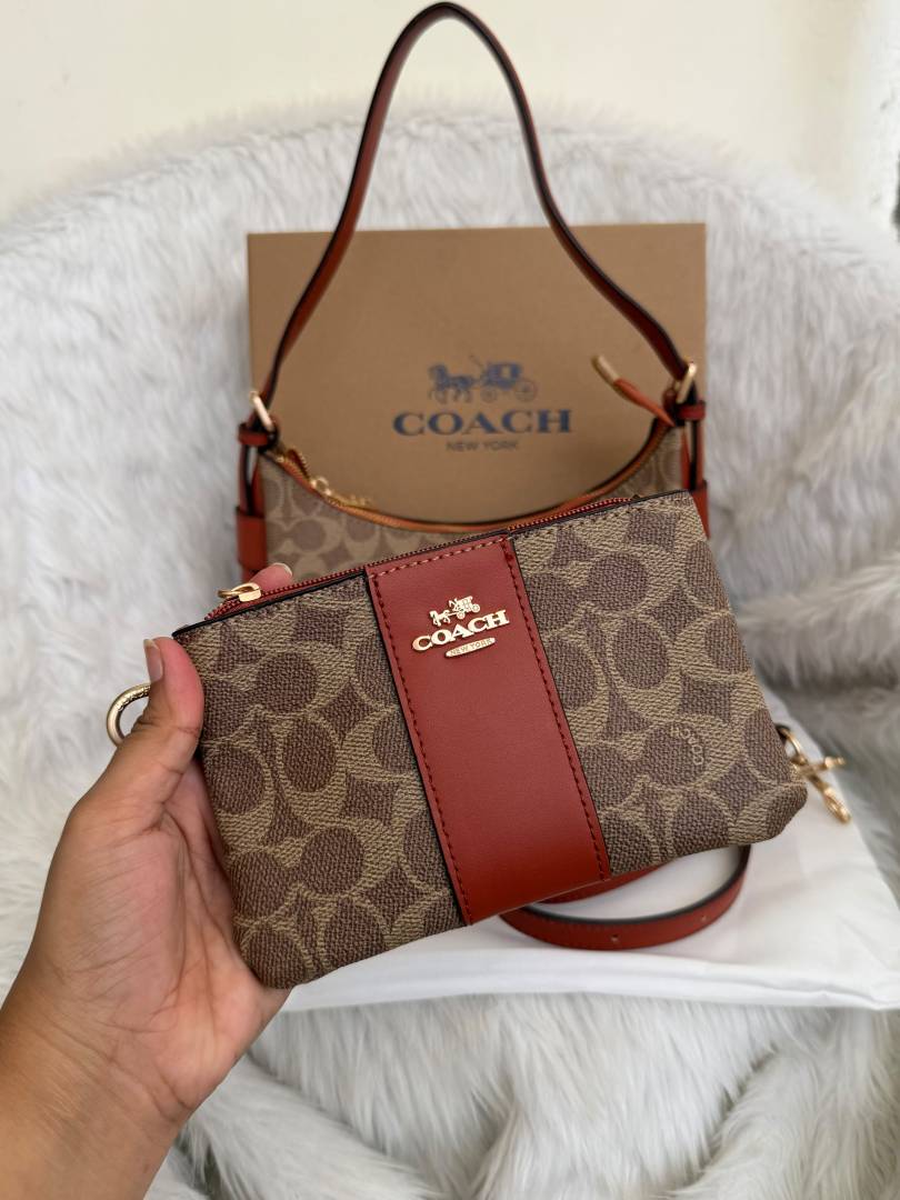 Coacch 05 Laurel Hobo Shoulder Combo With Wristlet Wallet Original Box Packing