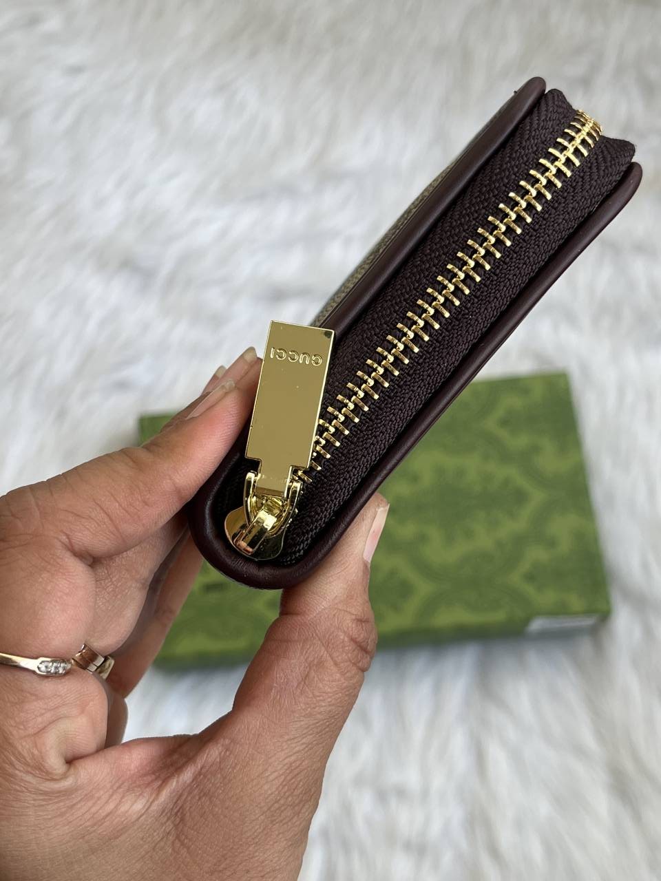 Guchi_129_Zippy_Wallet_With_OriginalBox
