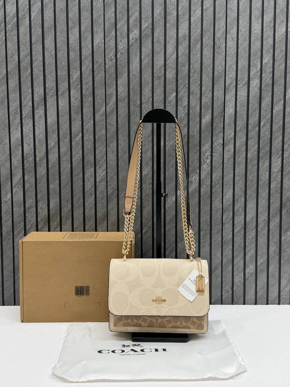 Coacch Klare Highend ShoulderBag With OriginalBox & DusTCover Metal Tag