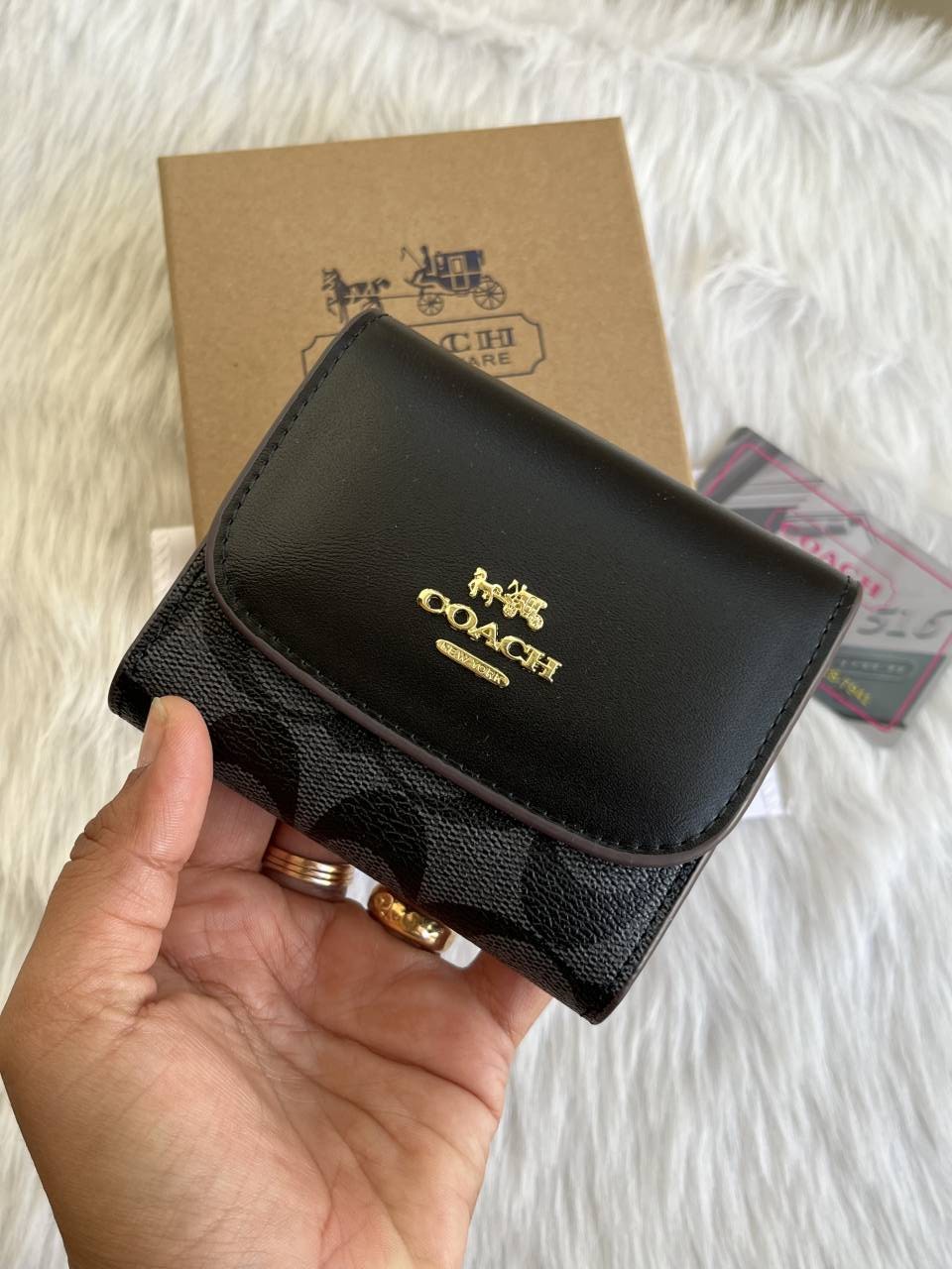 Coatch_122_Trifold_Wallet_With_OriginalBox_DustCover_Card