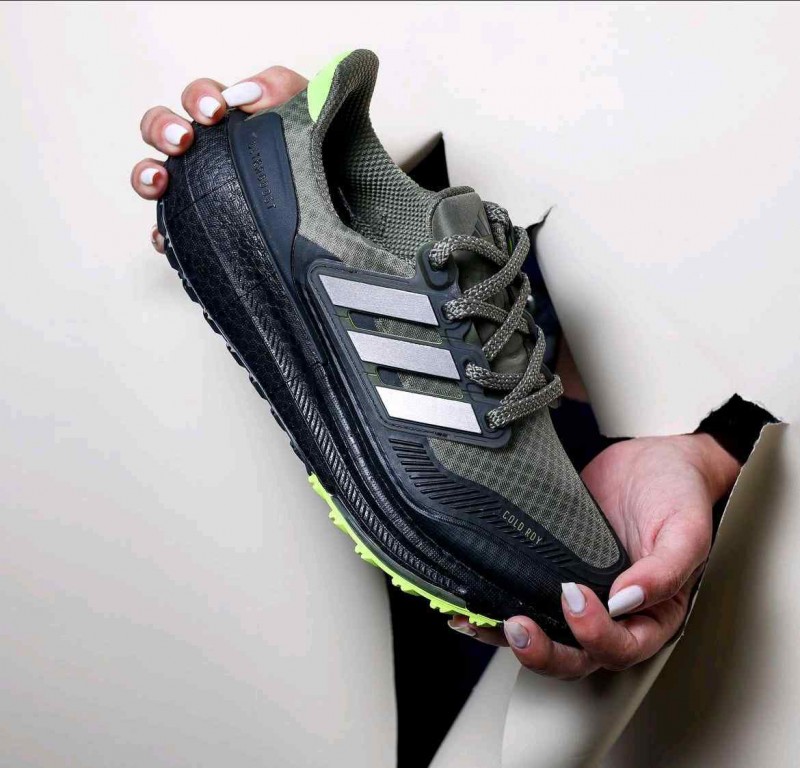 Adiddas_Ultraboost_Light_2024_Cold_Rdy 2032