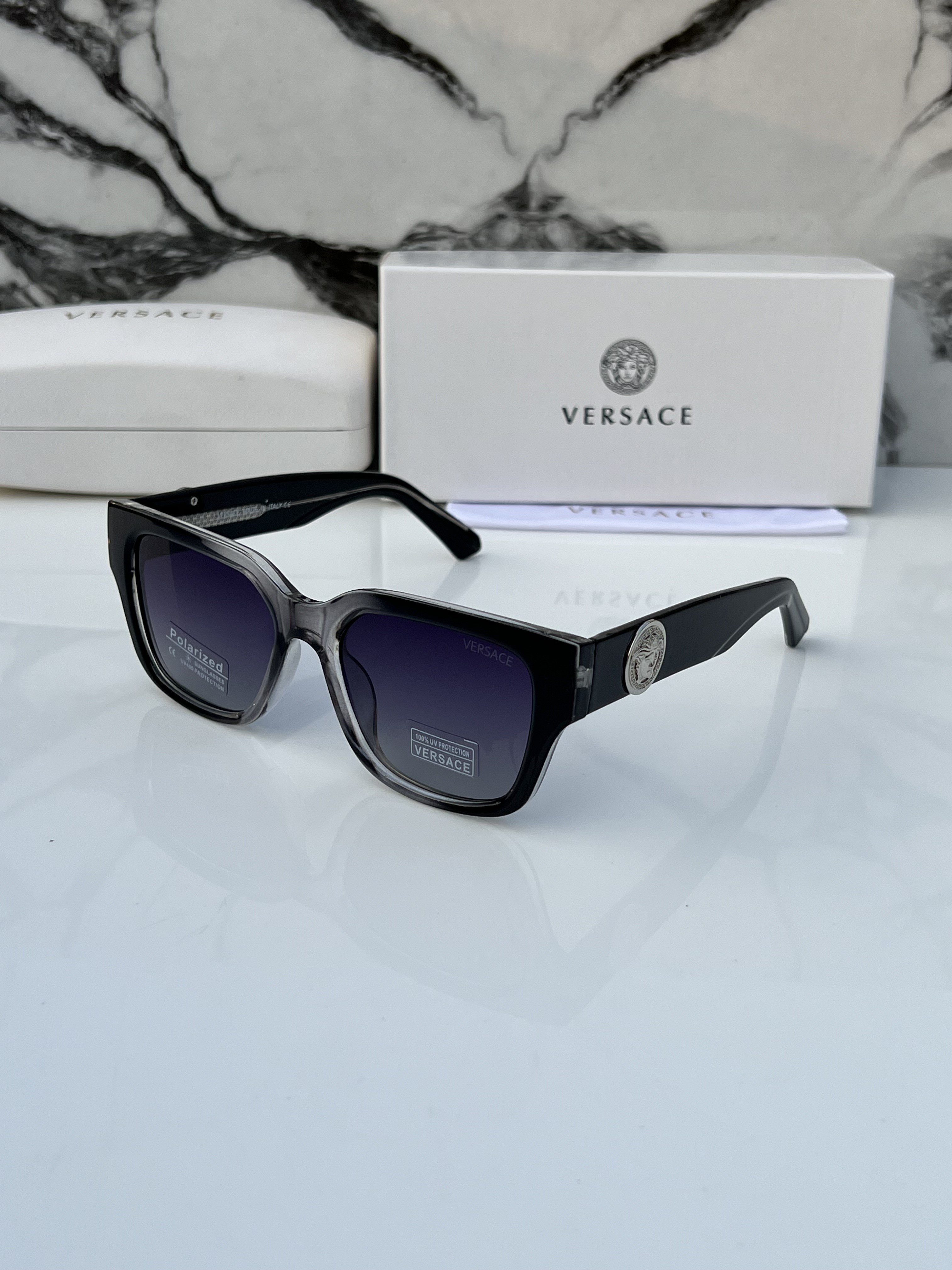 Versace_7722_black_white