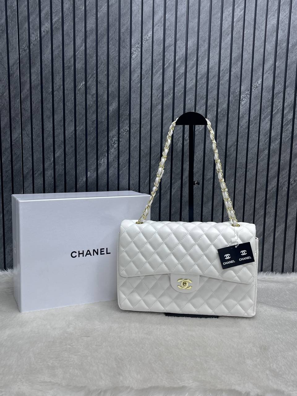 Chennel_Jumbo_Extra_Large_Size_Leather_ShoulderBag_With_OriginalPacking