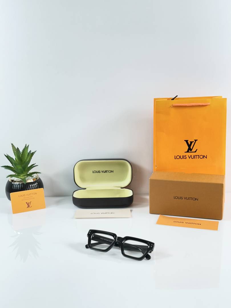 Loui Vuitton 8263 Black Frame