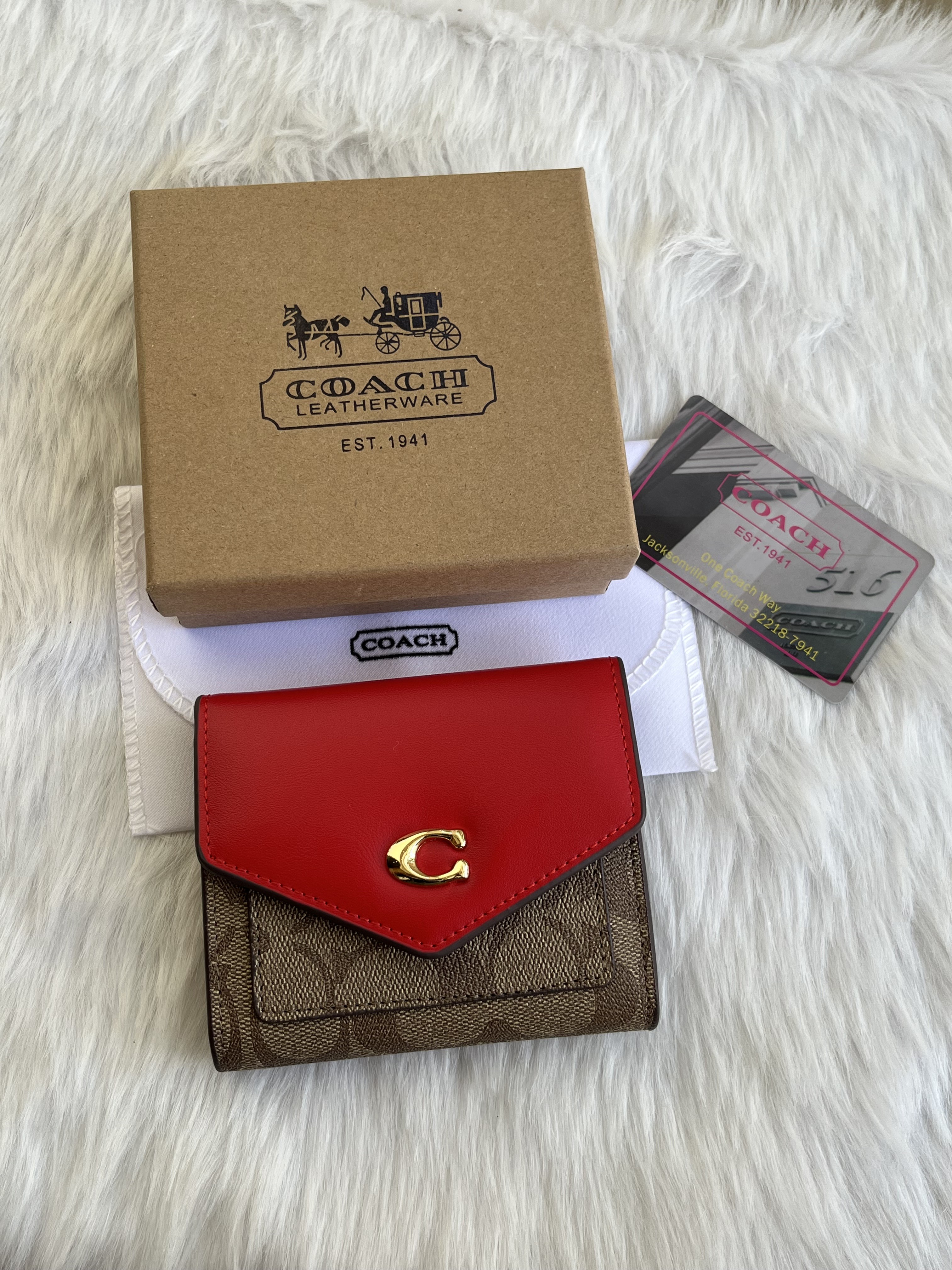Coatch_116_3_Fold_Wallet_With_OriginalBox_DustCover_Card