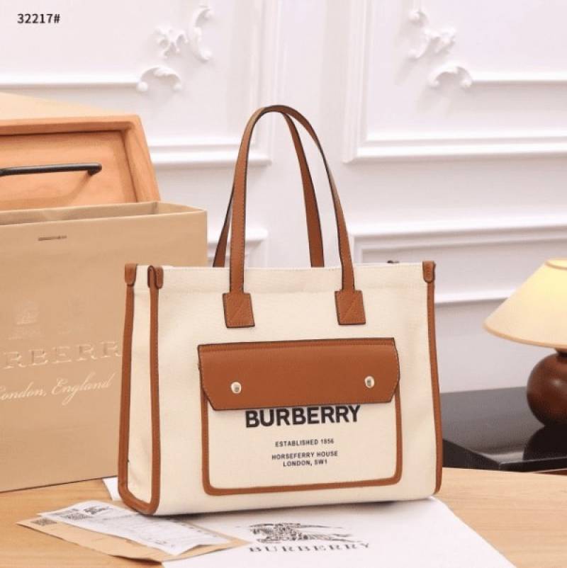 Burbery_Horseferry_London_Tote_Bag_With_Dust_Bag_(White_Brown-986)