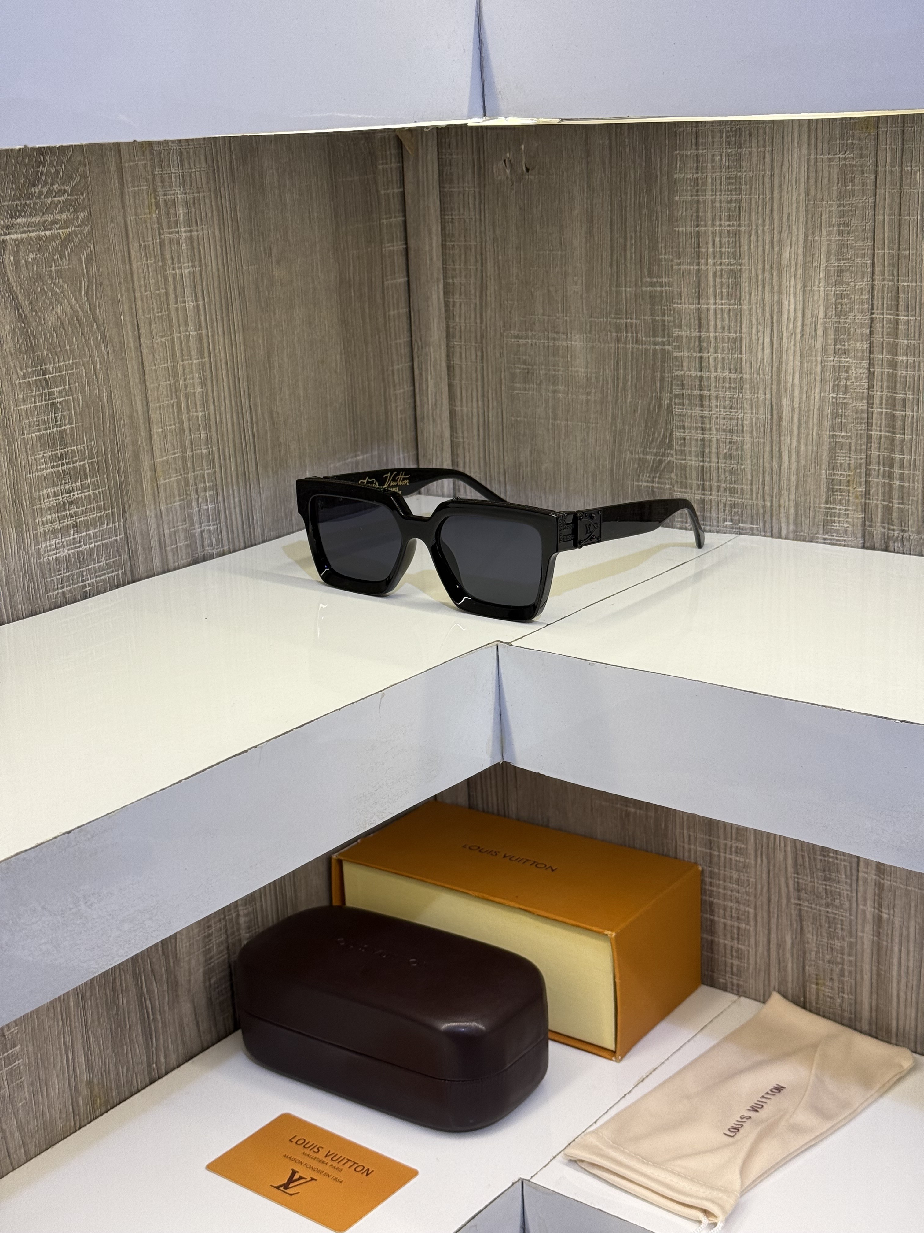 Loius Vutton Millionaire 96006 Premium sunglass