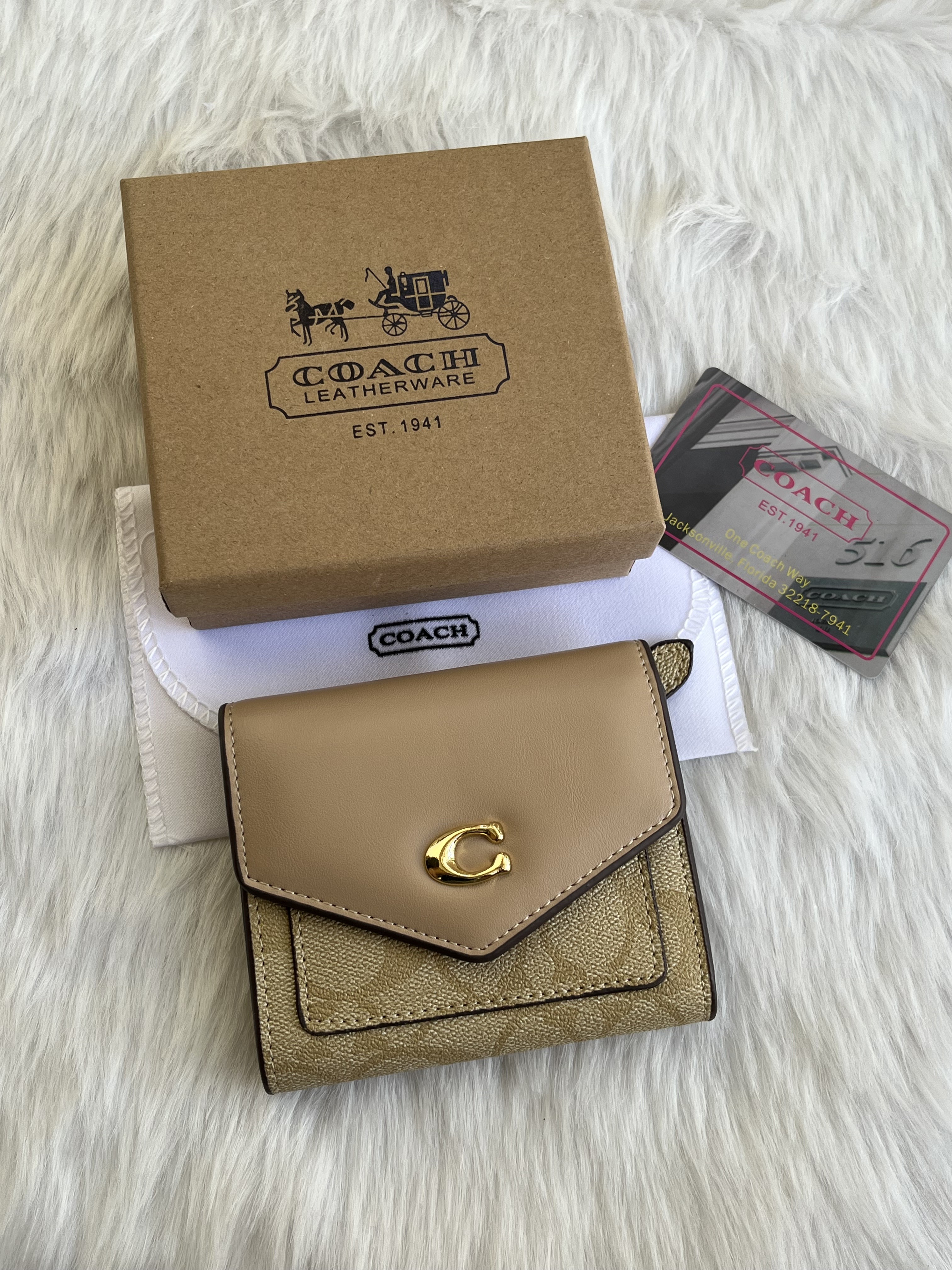 Coatch_126_3_Fold_Wallet_With_OriginalBox_DustCover_Card