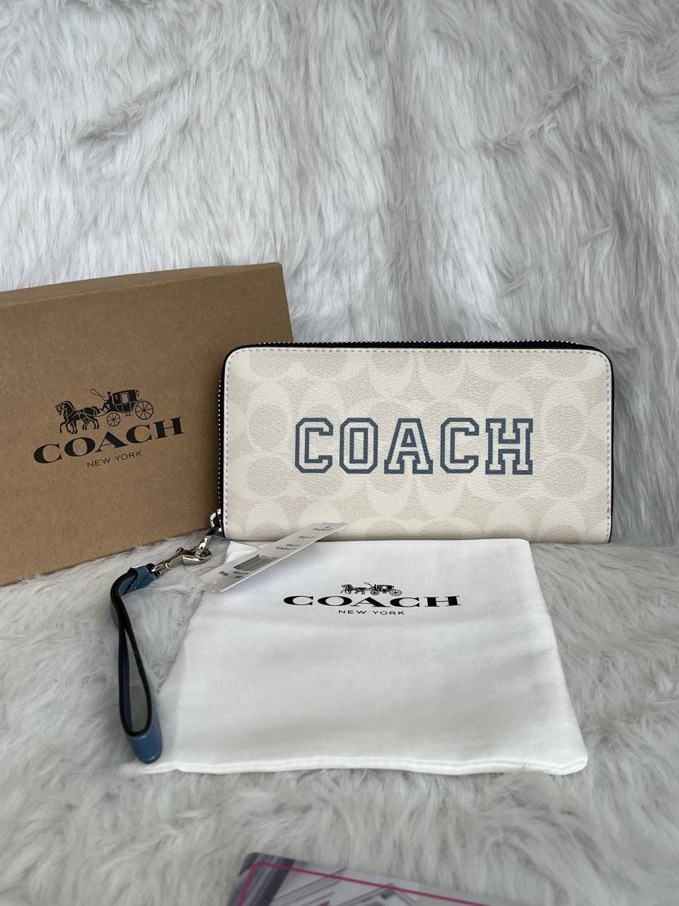 Coatch_9-3_Premium_quality_zipper_Wallet_With_Box_Tags_DustCover_Highend_Qualitu