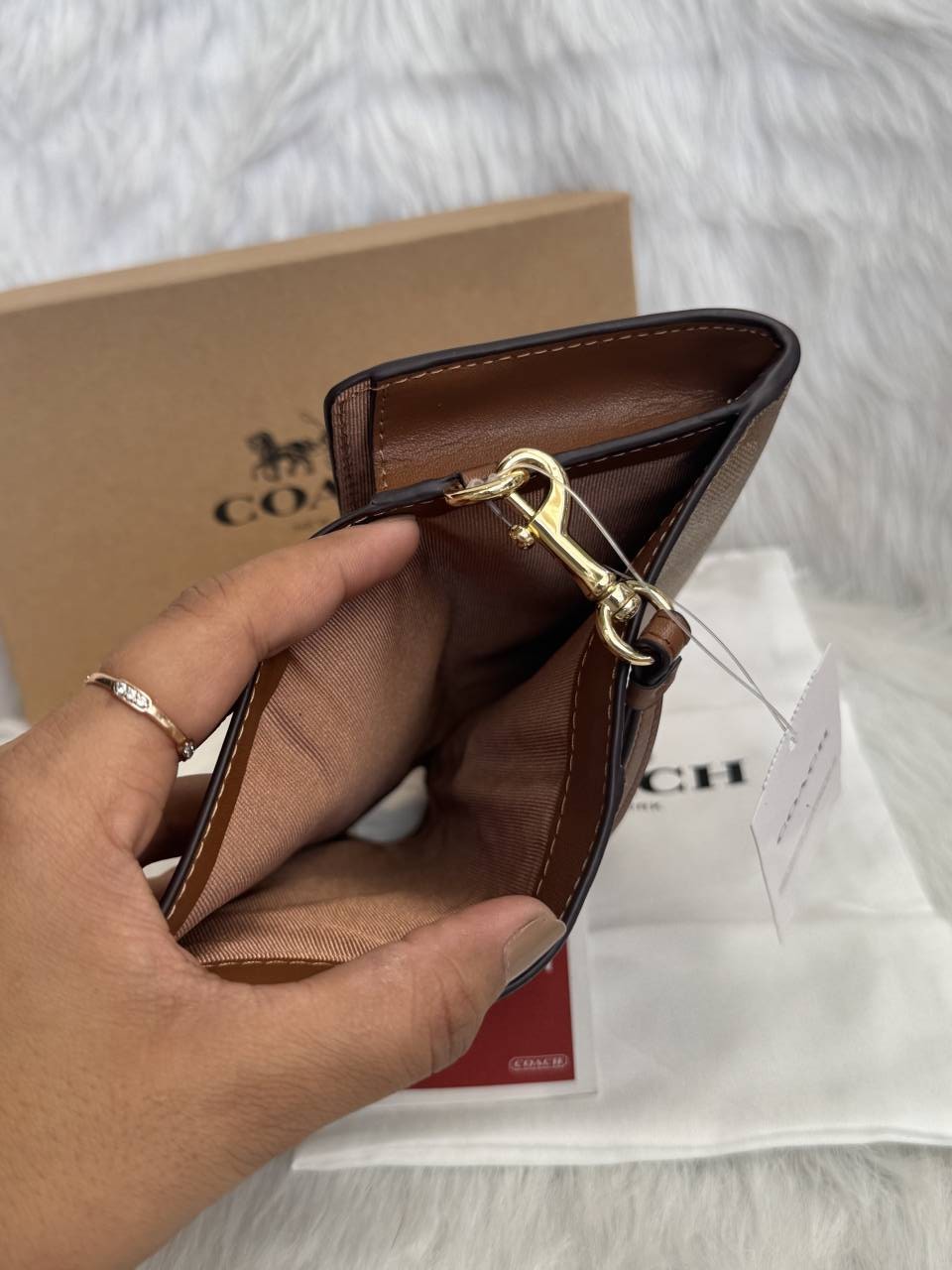 Coatch_11-4_Premium_2_Fold_Wallet_With_Original_Box_DustCover_Tags