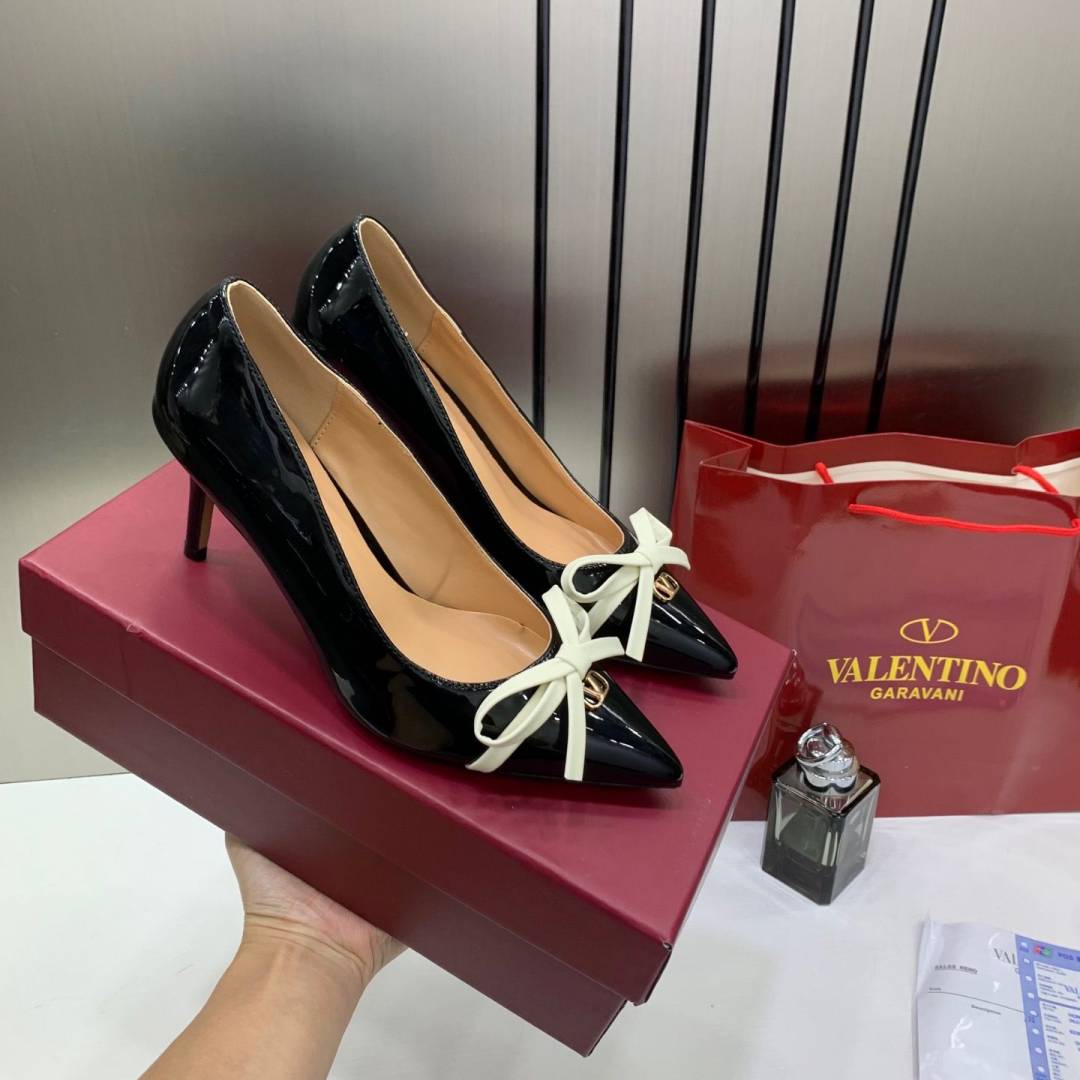 Valentyno_Pump_Heel_Elegant_Womens_Black_Patent_Leather_With_White_Knot_With_OG_Box_&_Carry_Bag_933-V9_Black