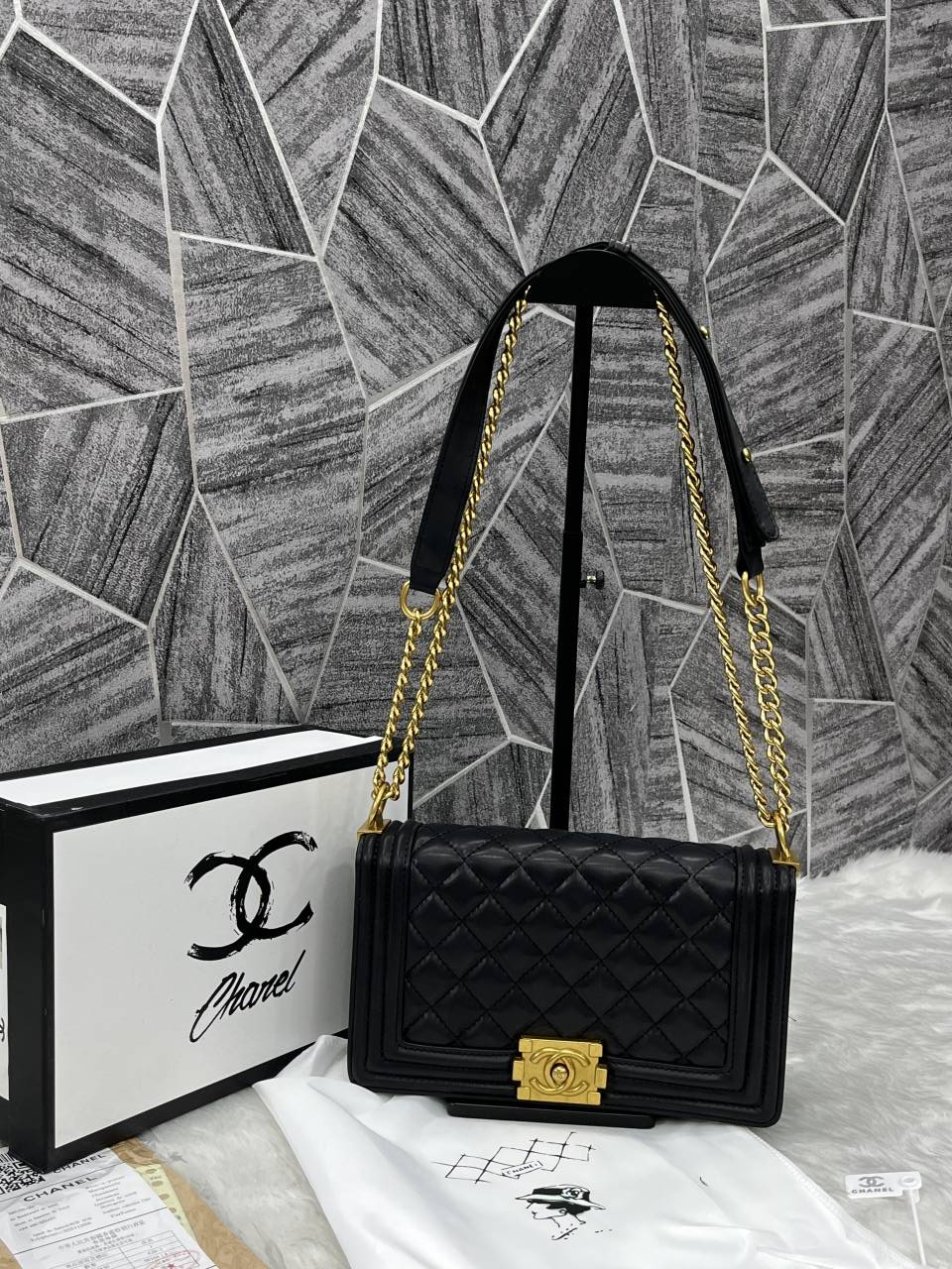 Chennel_Le_Boy_Black_Gold_With_OriginalBox