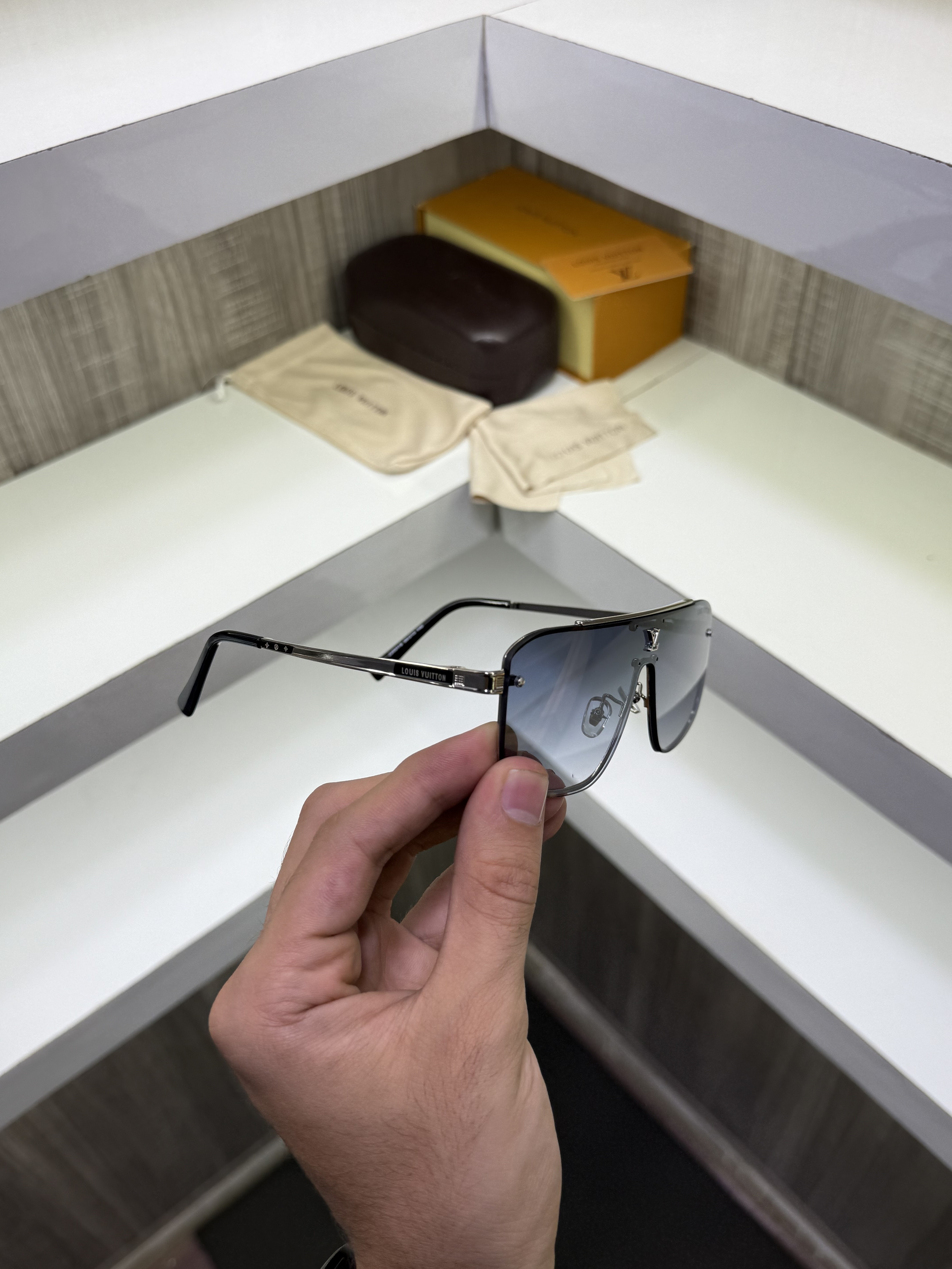 Loui Vuitton 2031 Premium sunglass