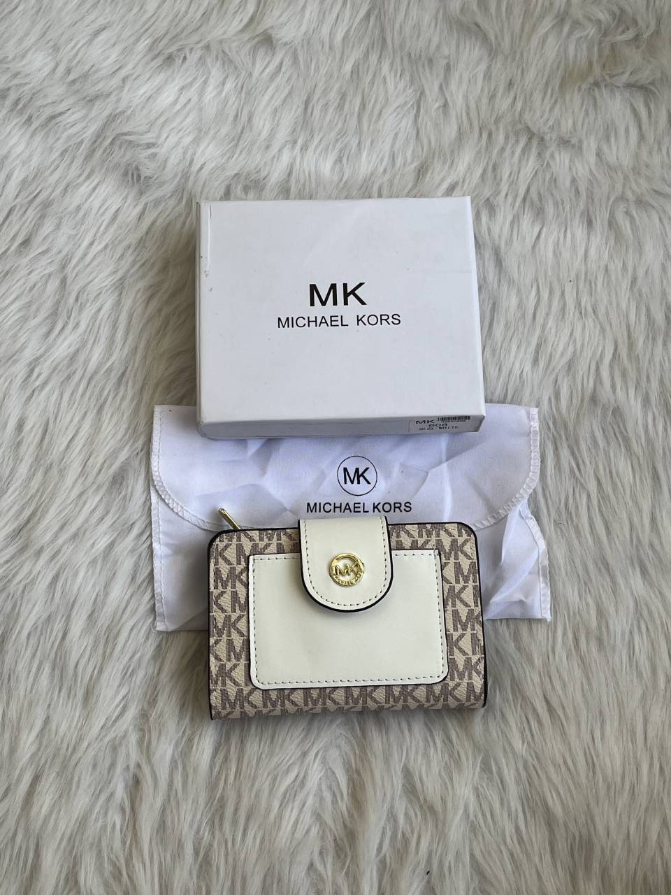 Micheal Kors_117_Flap_Wallet_With_OriginalBox_DustCover_Premium