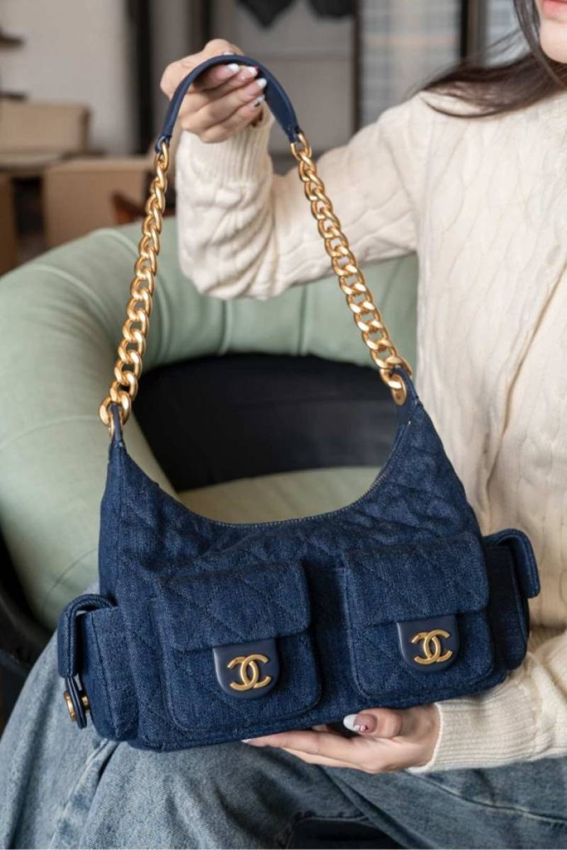 Chennel_CB_Denim_Blue_Cargo_ShoulderBag_With_DustCover_CarryBag
