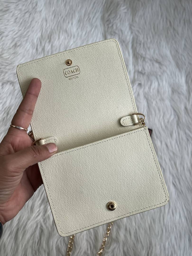 Coatch_122_White_ChainOnWallet_With_OriginalBox_DustCover_BrandCard