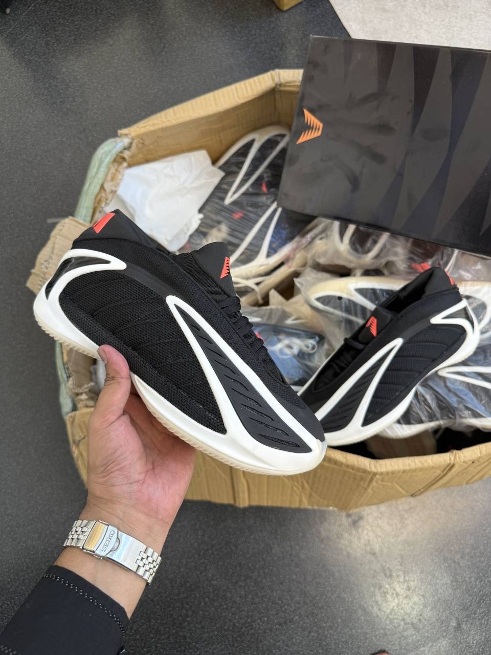 Adiddas anthony edwards 2 core black zero metallic red