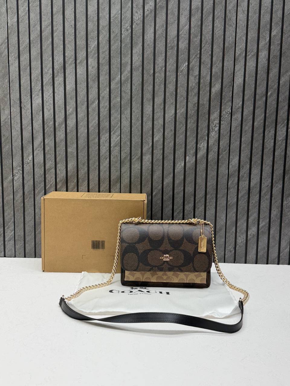 Coacch Klare Highend ShoulderBag With OriginalBox & DusTCover Metal Tag