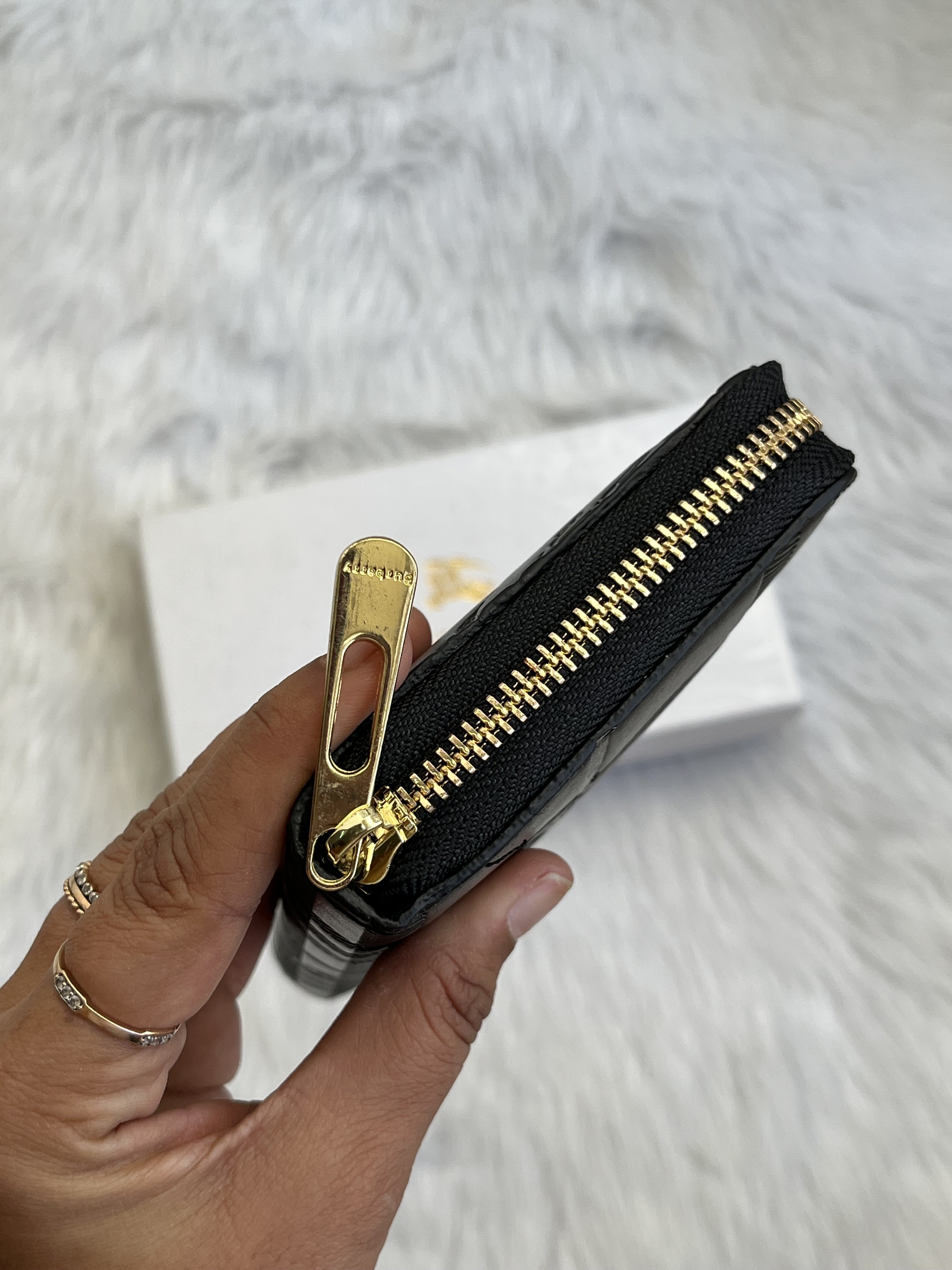 Burbery_34_Zippy_Wallet_With_OriginalBox