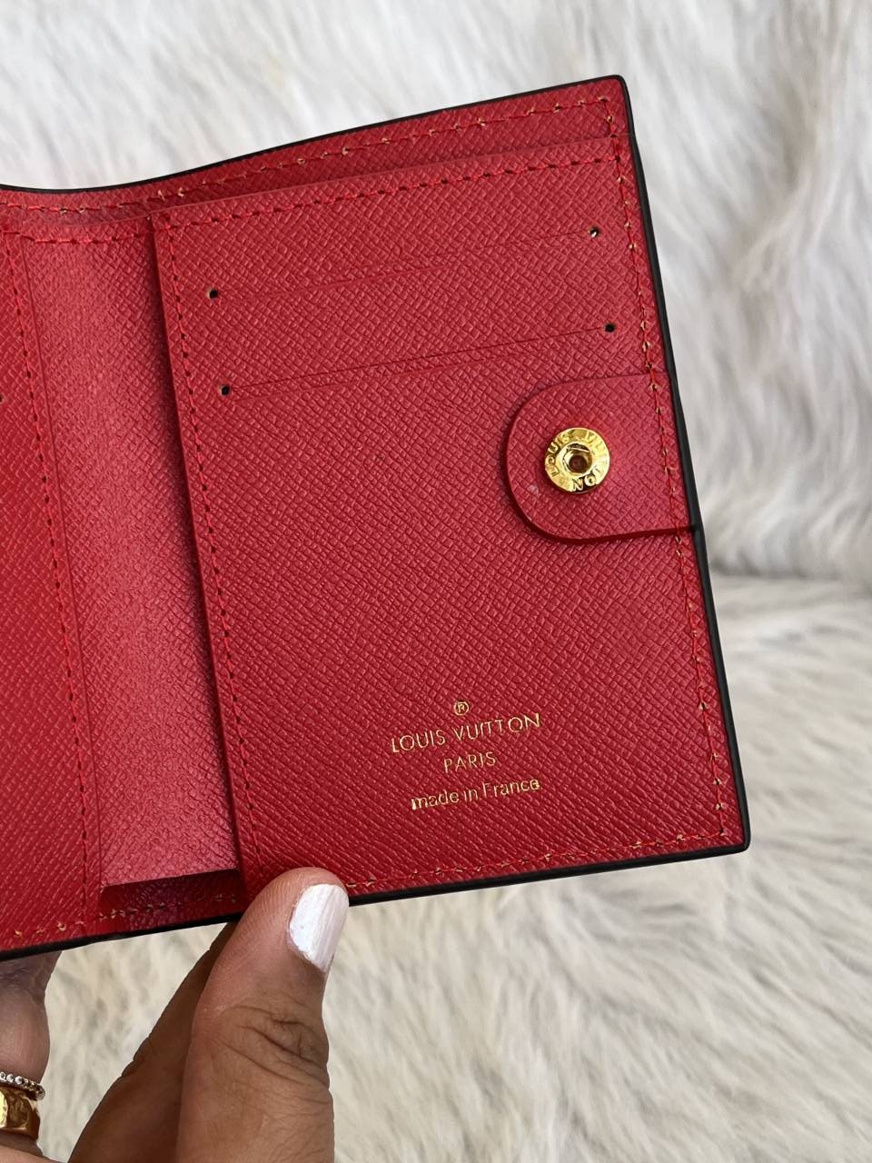 Loius Vutton_Lisa_Inside-Red_Flap_Wallet_With_OriginalBox_DustCover_Booklet_Highend