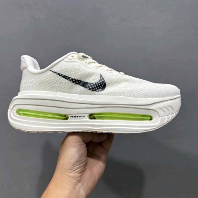 Vomero Premiume white green sale