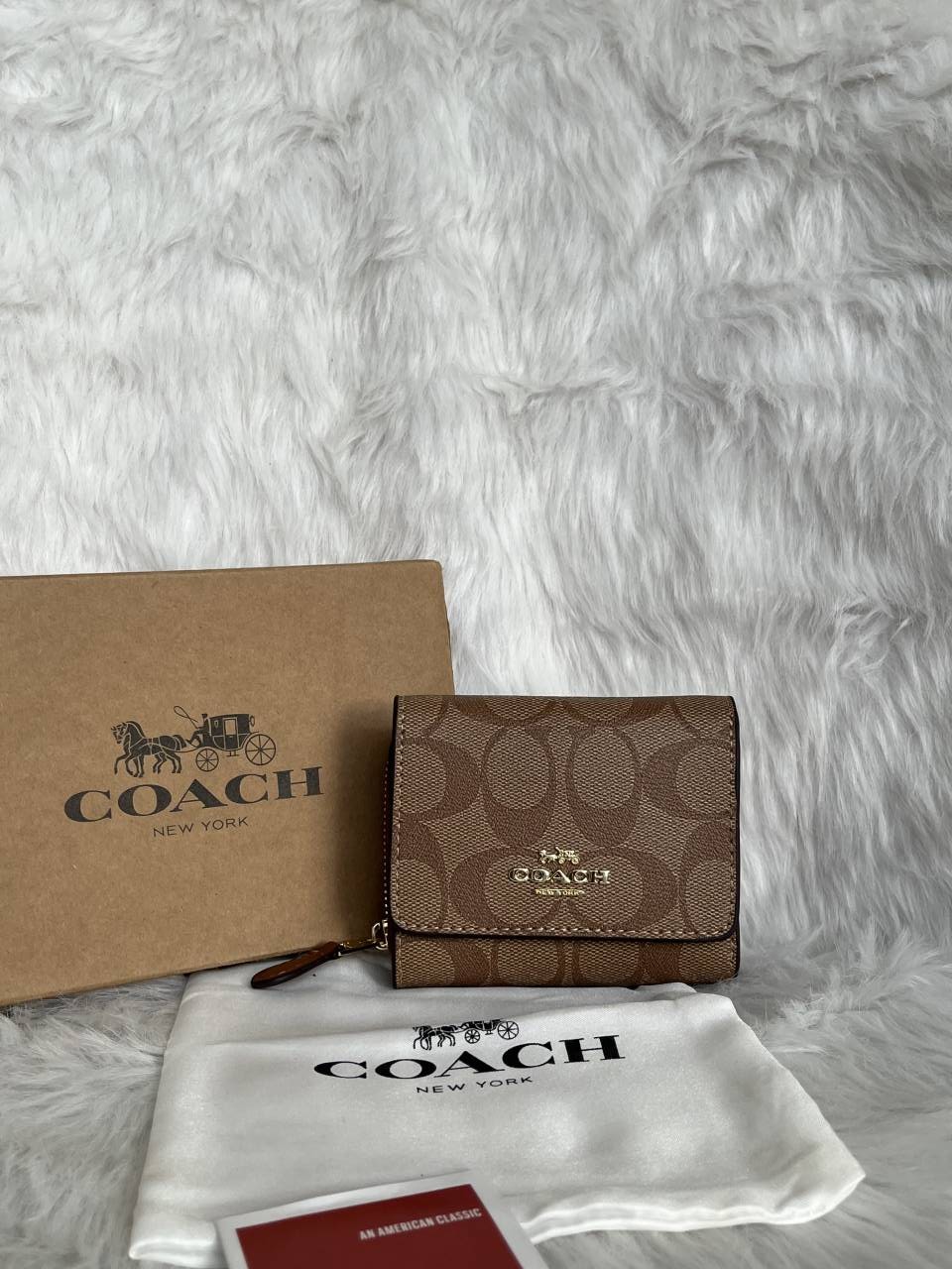 Coatch_1-4_Premium_Flap_Wallet_With_OriginalBox_DustCover_Highend_Coded