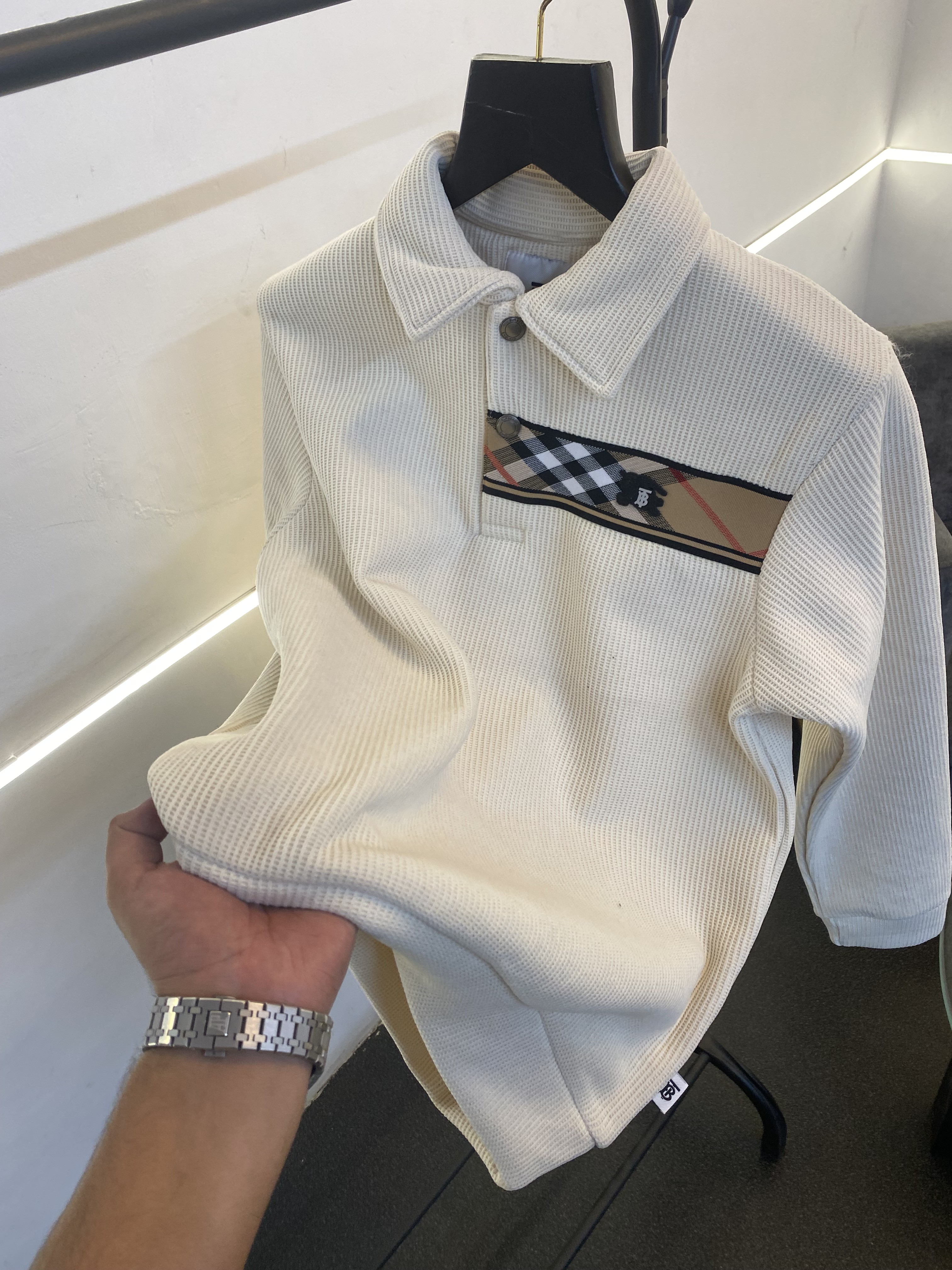 Burbery self knitted imported sweatshirt with brand strip metal logo and brand buttons cream