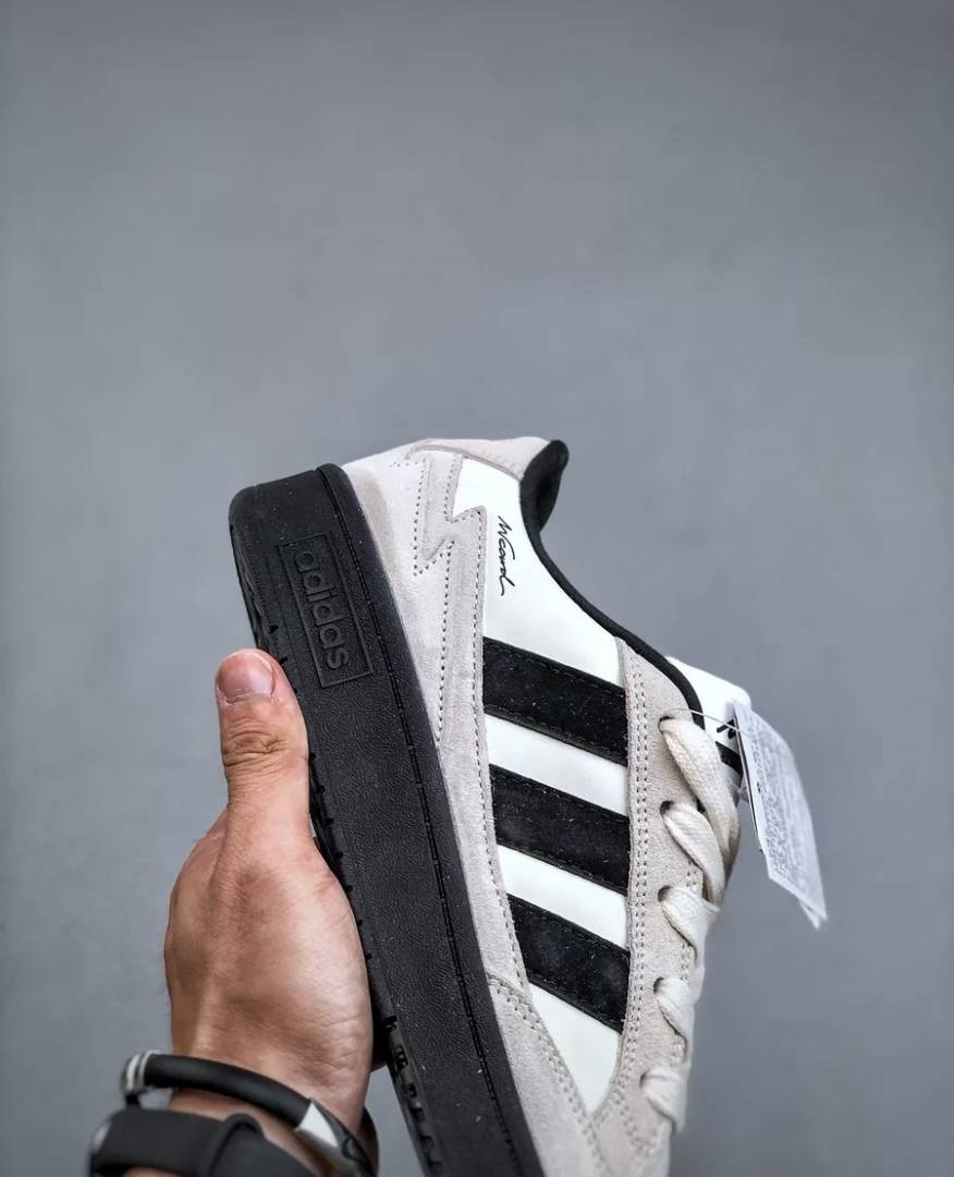 Adidaas Card AVD Suede White Black