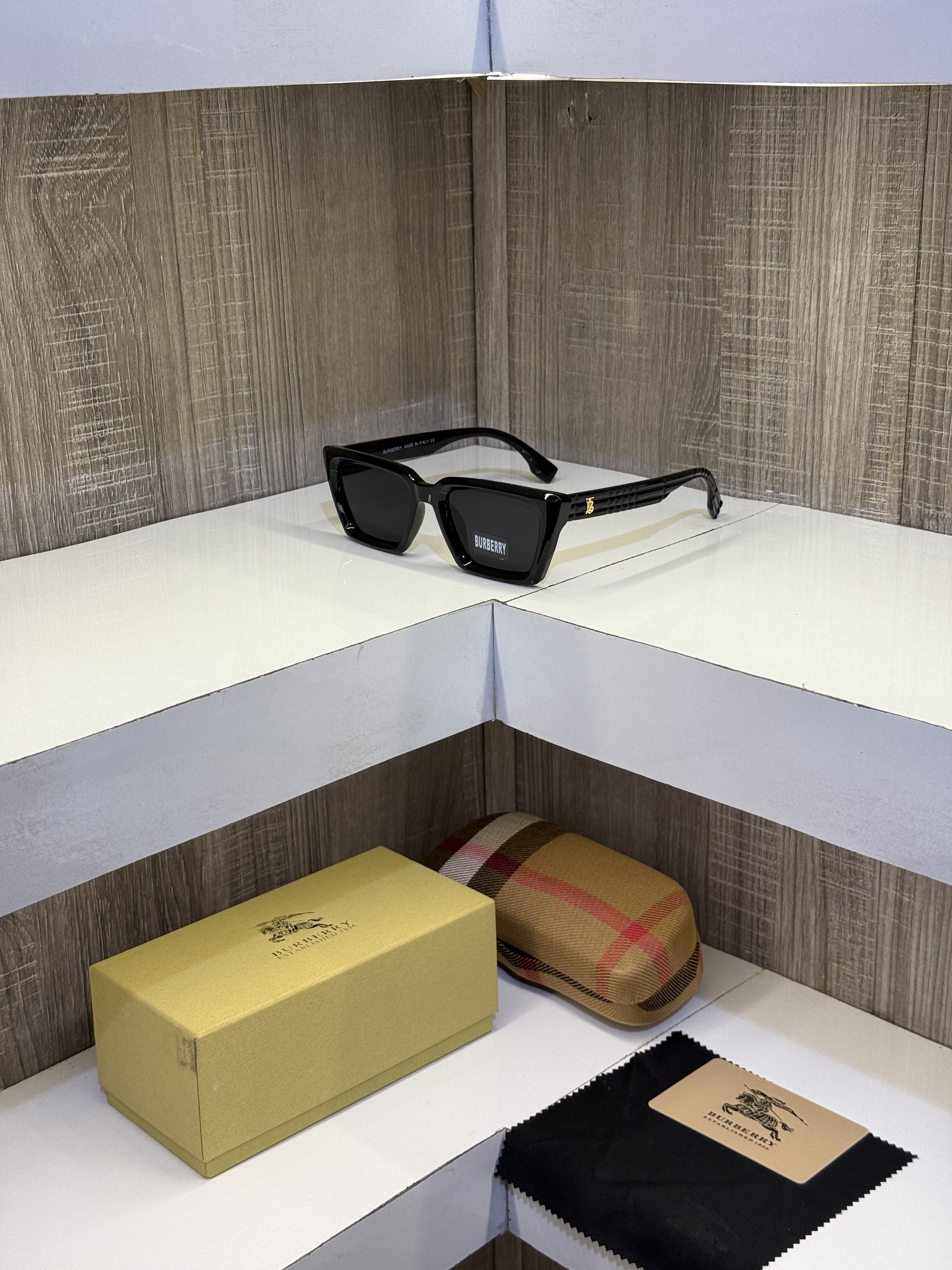 Burbery Model 0032 Premium sunglass