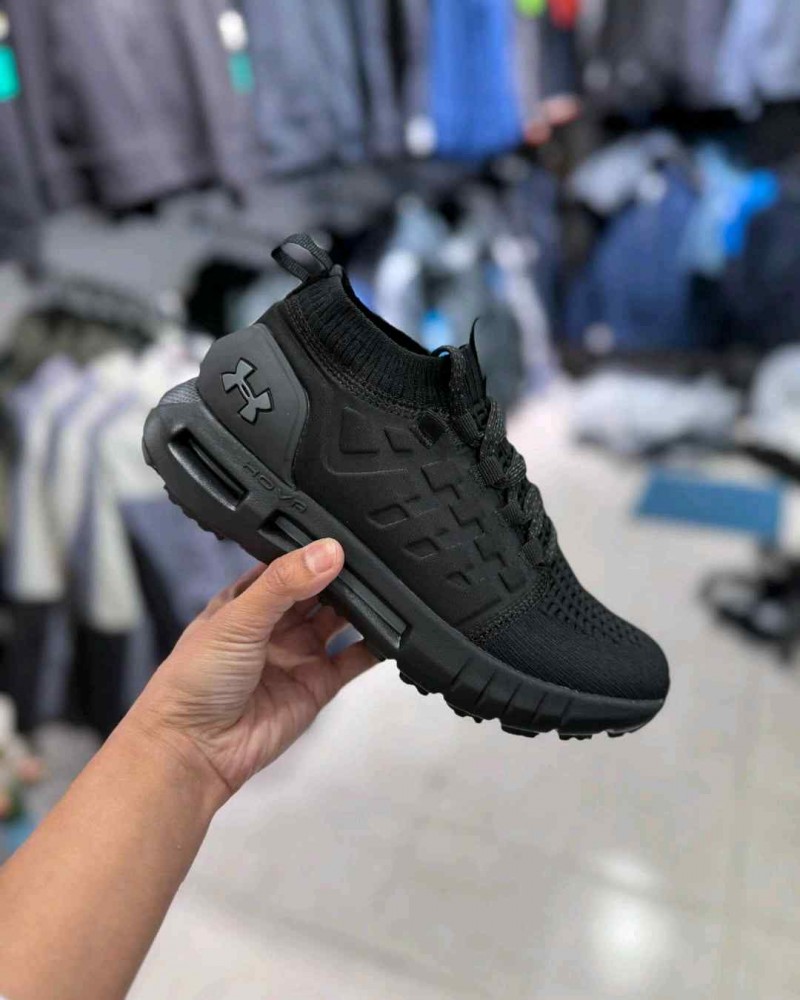 Under Armorr Hovr Phantom 2 All Black 866