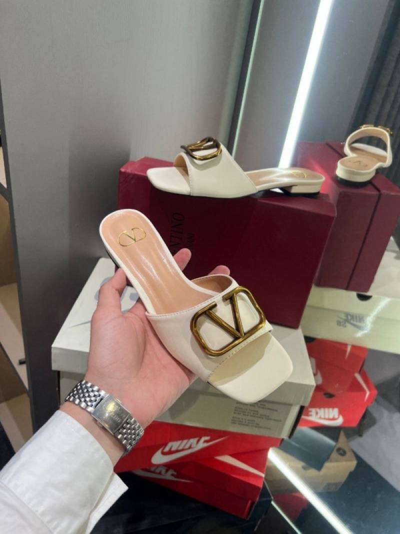 Valentyno_Garavani_V_Buckle_Slide_With_OG_Box_&_Carry_Bag_(White-942)
